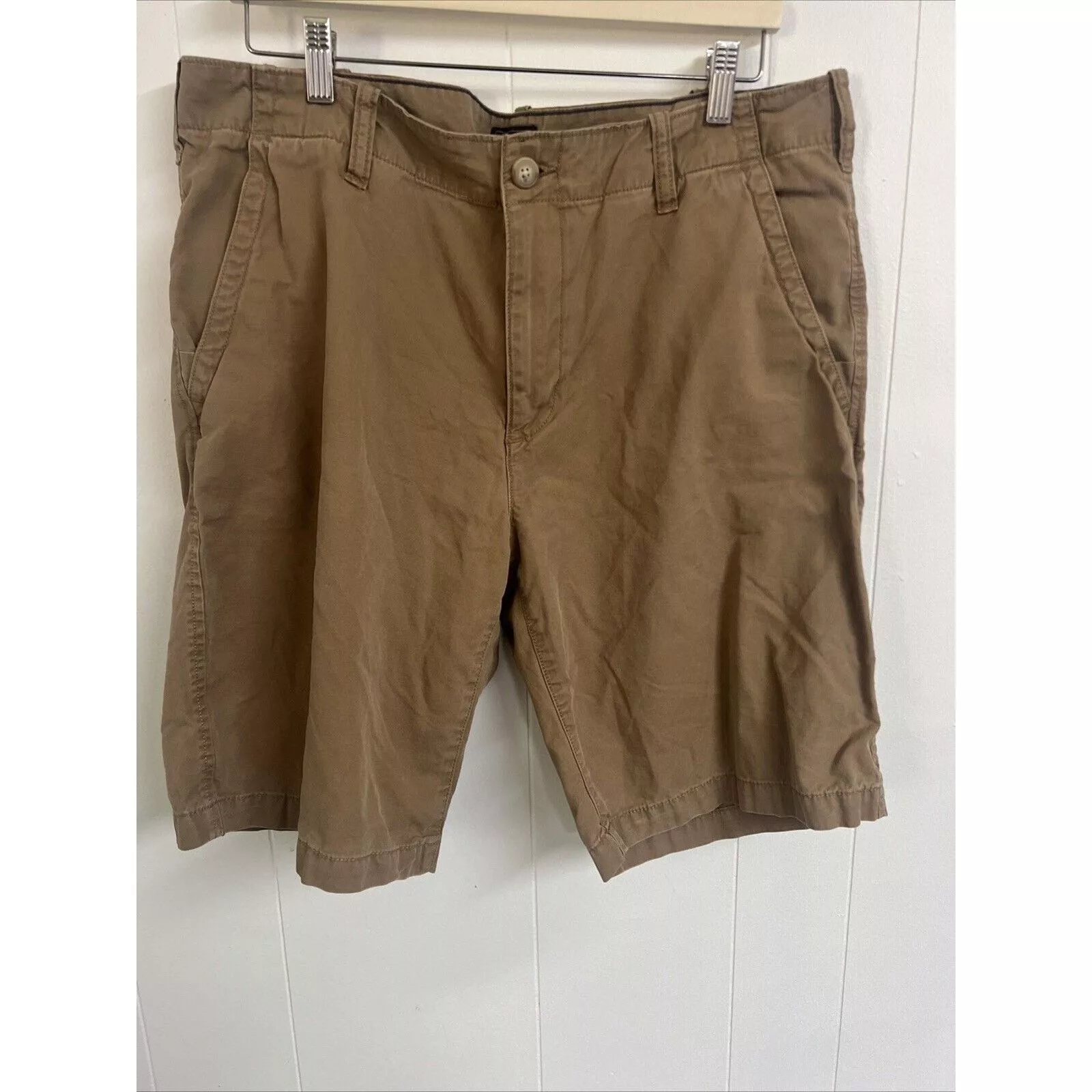 Gap Shorts EUC GAP KHAKI'S LIVED IN SHORTS MEN'S SIZE: 36 11” Inseam Beige