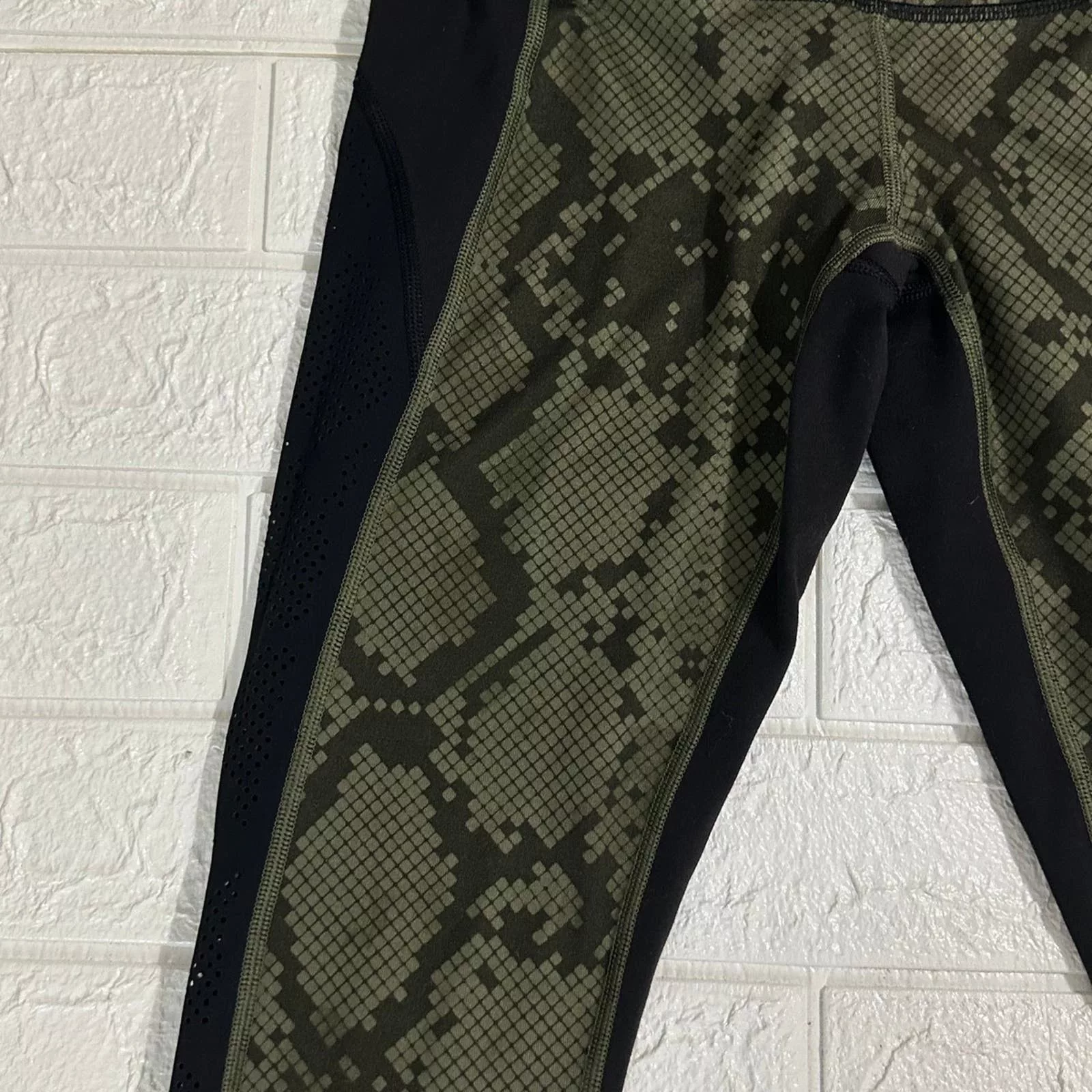 Lululemon Leggings size 4 Green