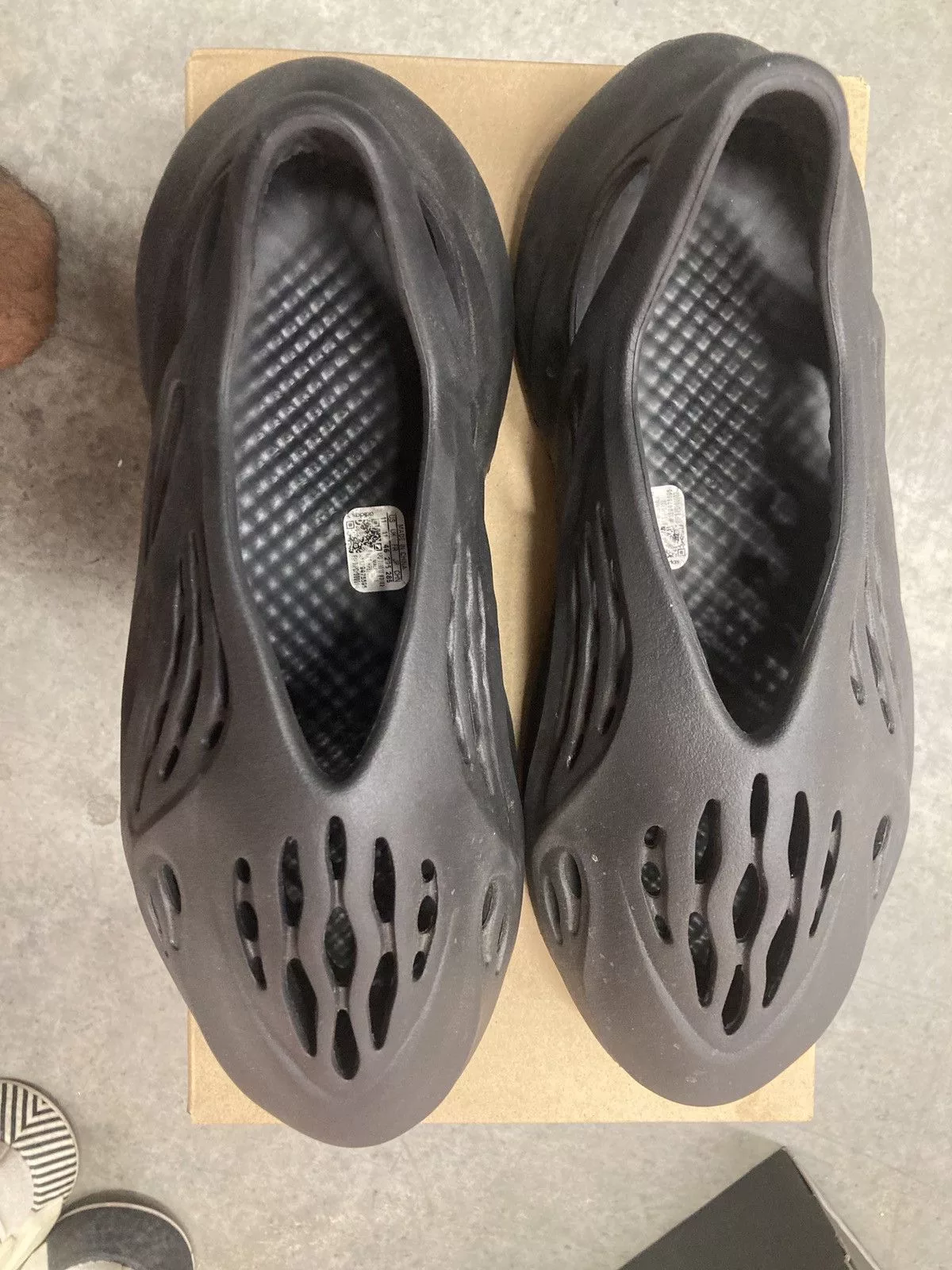 Adidas Slip Ons Adidas Yeezy Foam RNR Black