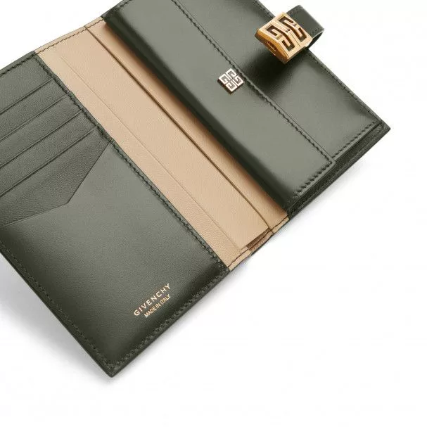 Givenchy Wallets Givenchy o1srvl11e0724 Size: OS / 4G Leather Wallet in Green