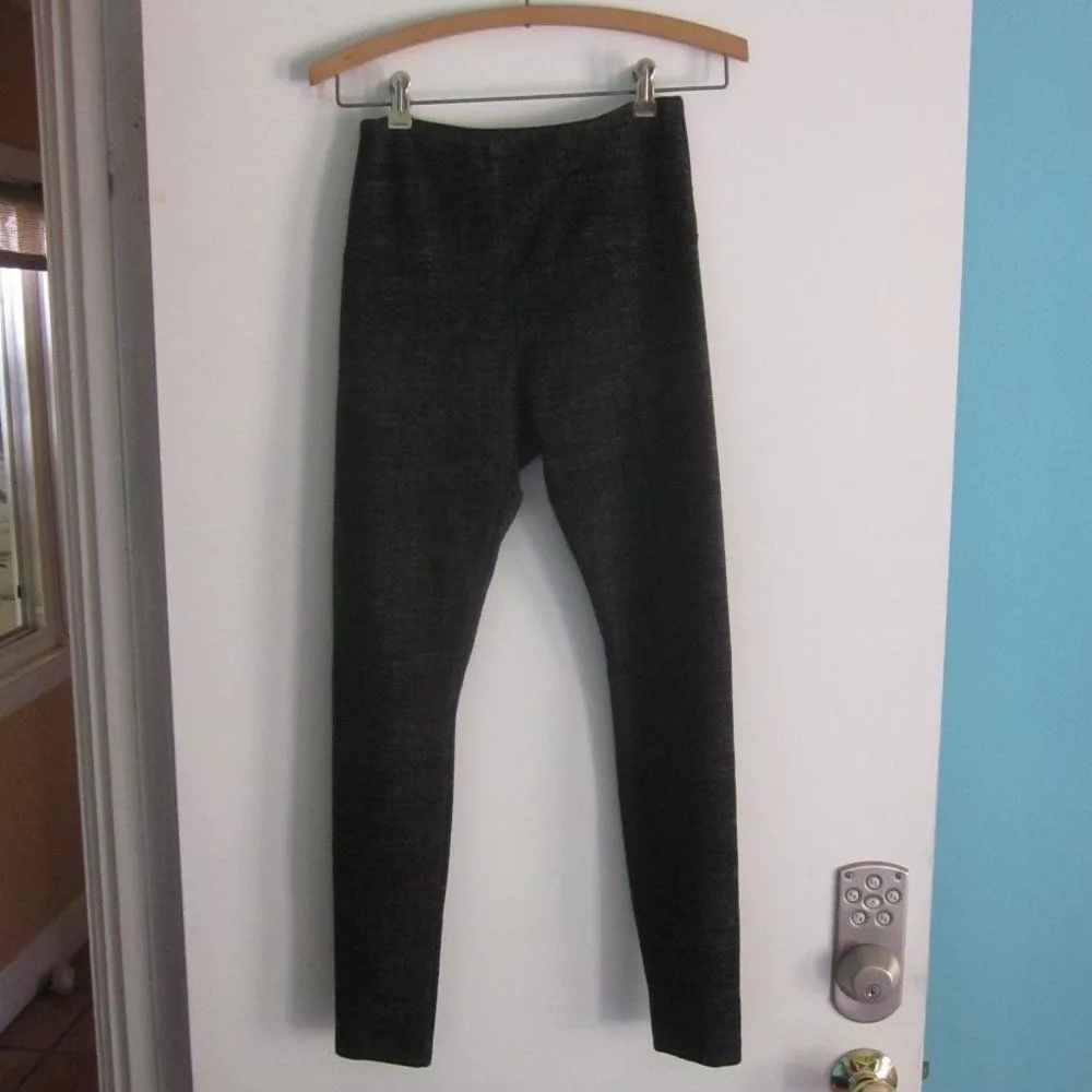 Other Joggers Other Lysse Gray Black Patterned Crop Classic Leggings Size S