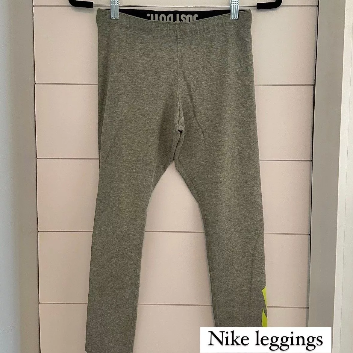 Nike Leggings - size small Green