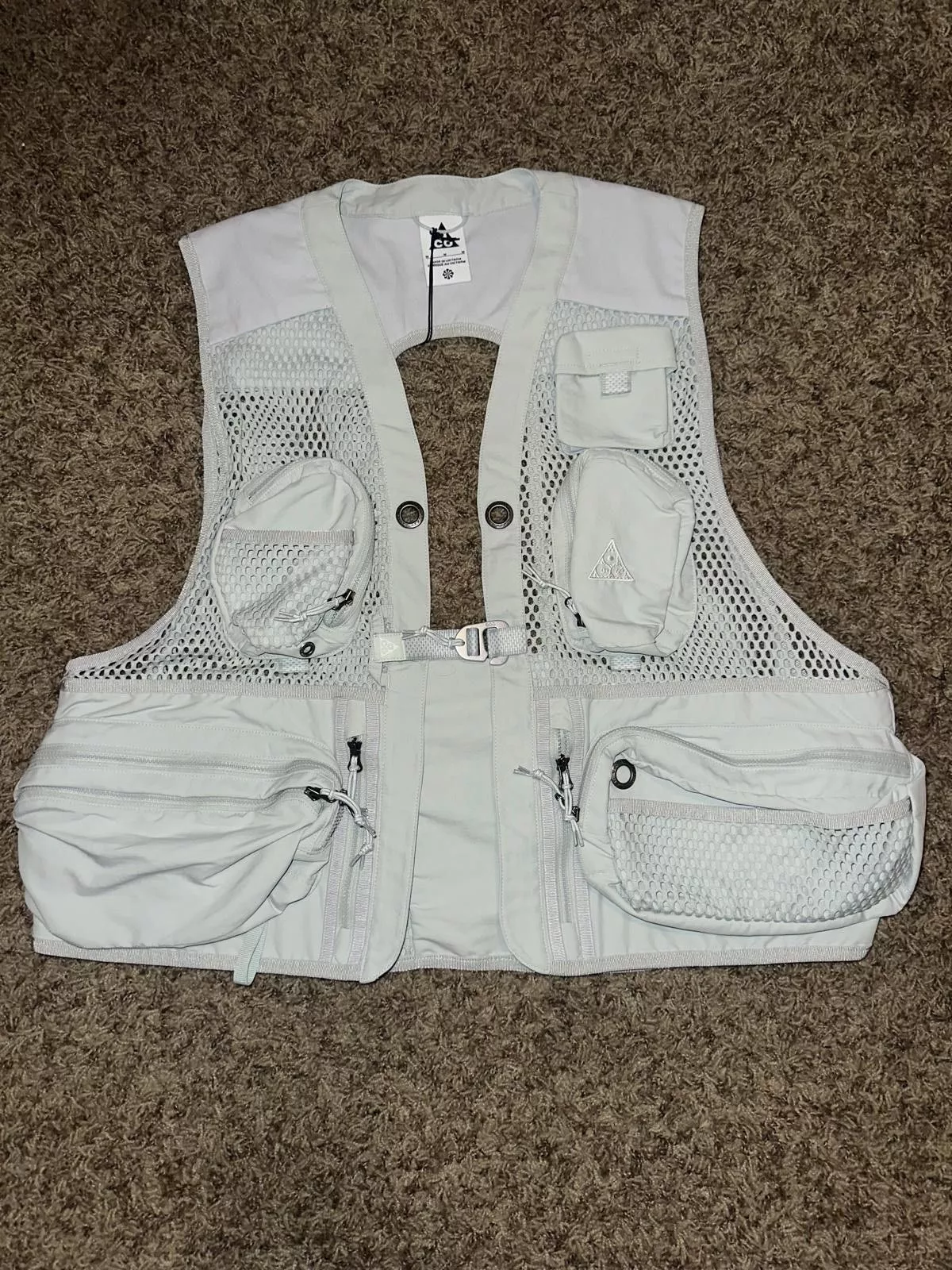 Nike Vests Nike Unisex ACG Buttles Light Silver Hiking Vest Sample Green