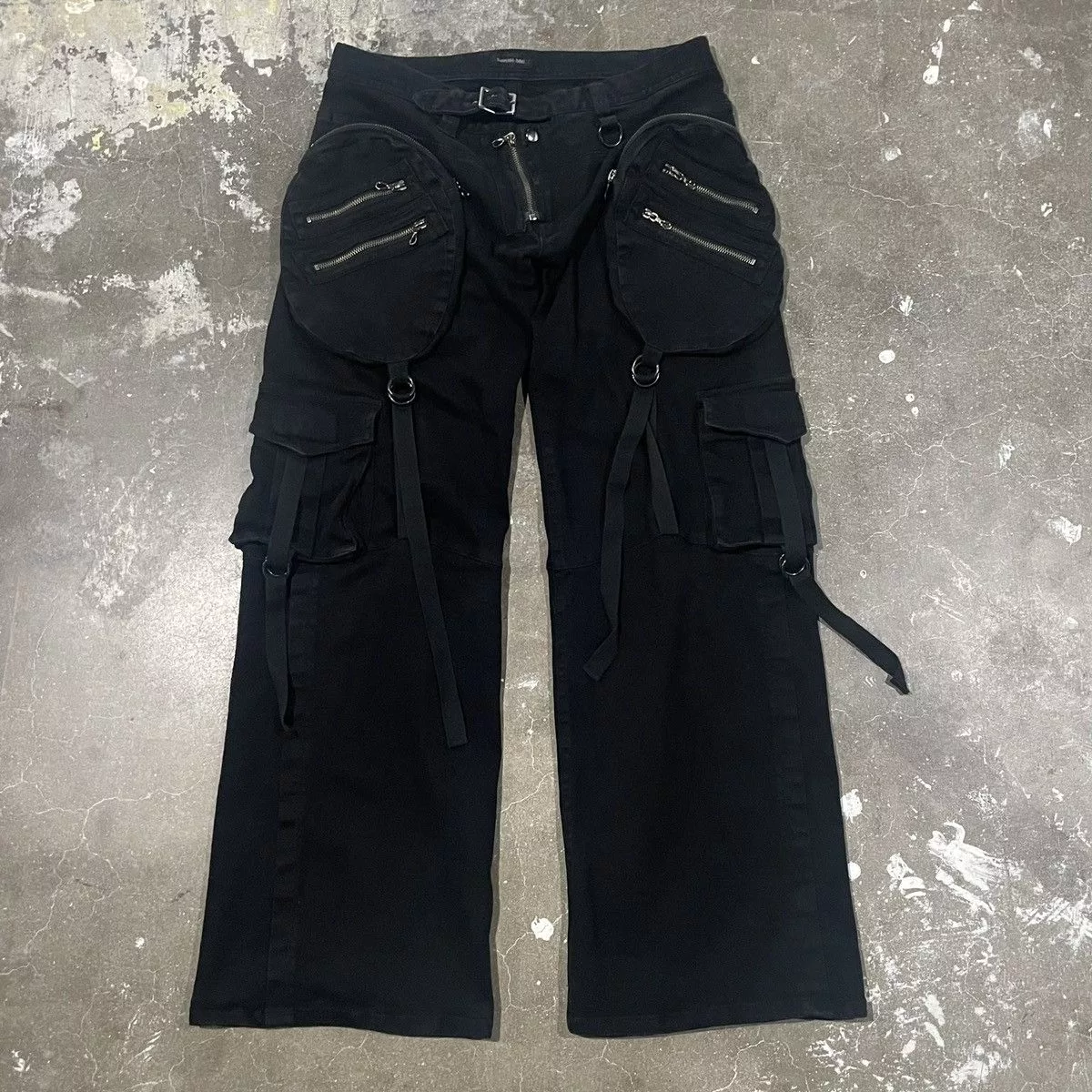Yasuyuki Ishii Casual Pants Yasuyuki Ishii Gunslinger 'Gantz' cargos Black