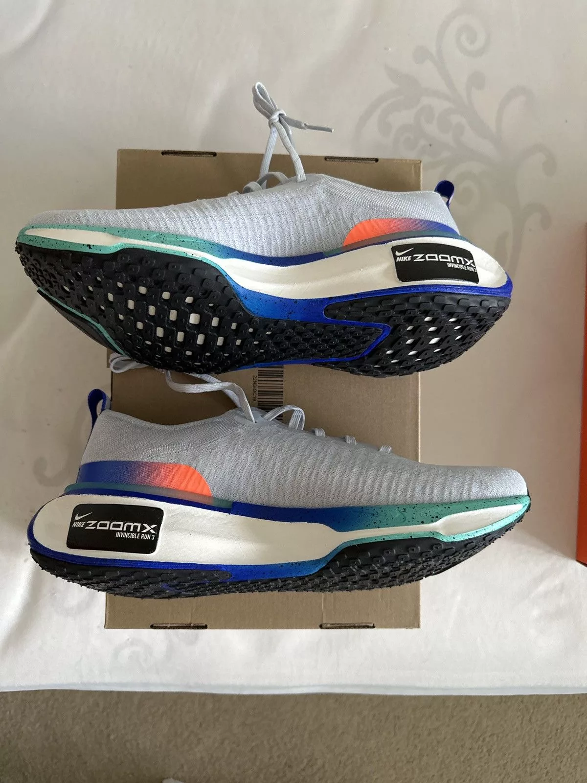 Nike Low Top Sneakers Nike Invincible 3 White