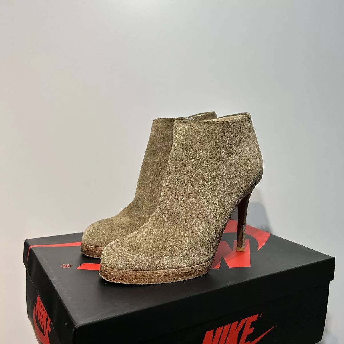 Designer Heels Designer × Michael Kors Michael Kors beige heels zip designer mini logo
