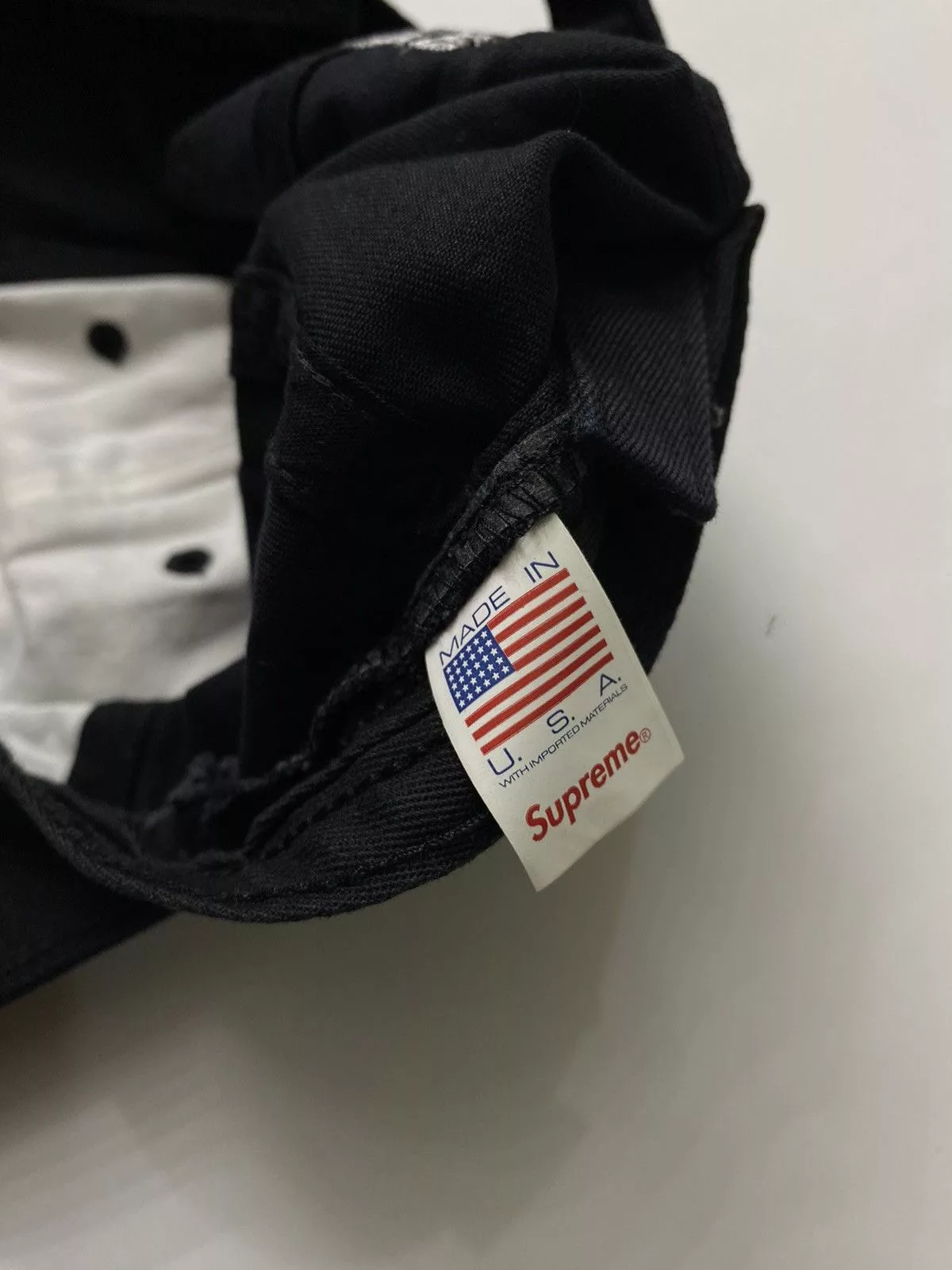Supreme Hats SUPREME 6 PANEL HAT. White