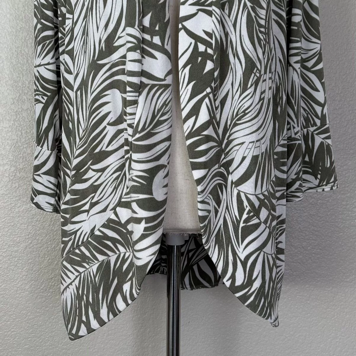 Chicos Sweaters Chicos Chico’s Leaf Prin Open Front Cardigan Multi