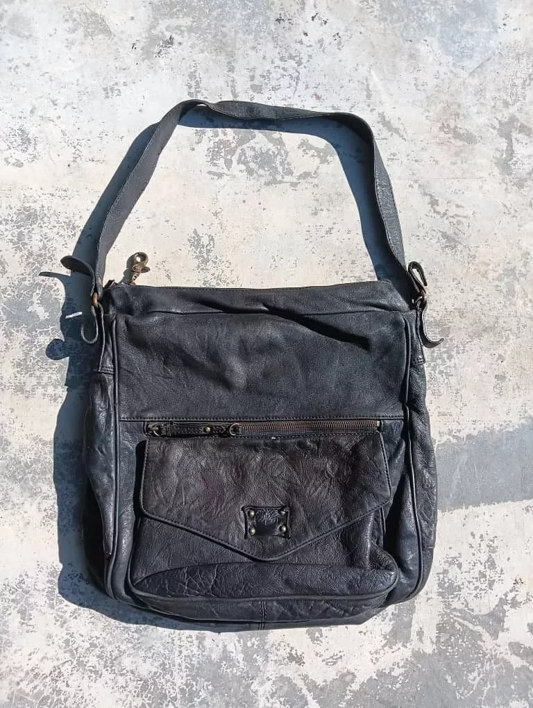 Leather Bags Luggage Leather × Timberland × Vintage Vintage 90s timberland made in Italy leather bag Black