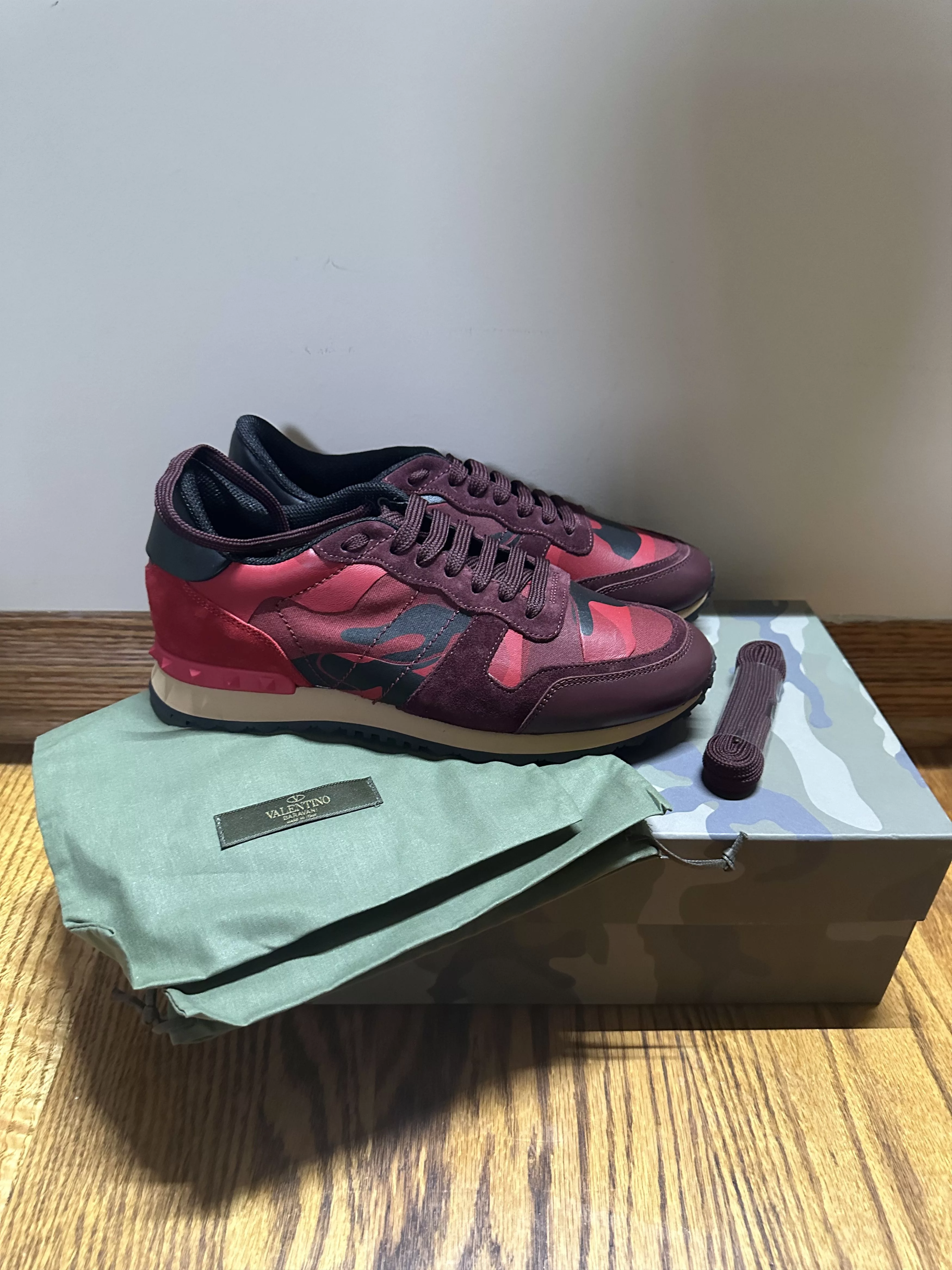 Valentino Low Top Sneakers Valentino Rockrunners Red