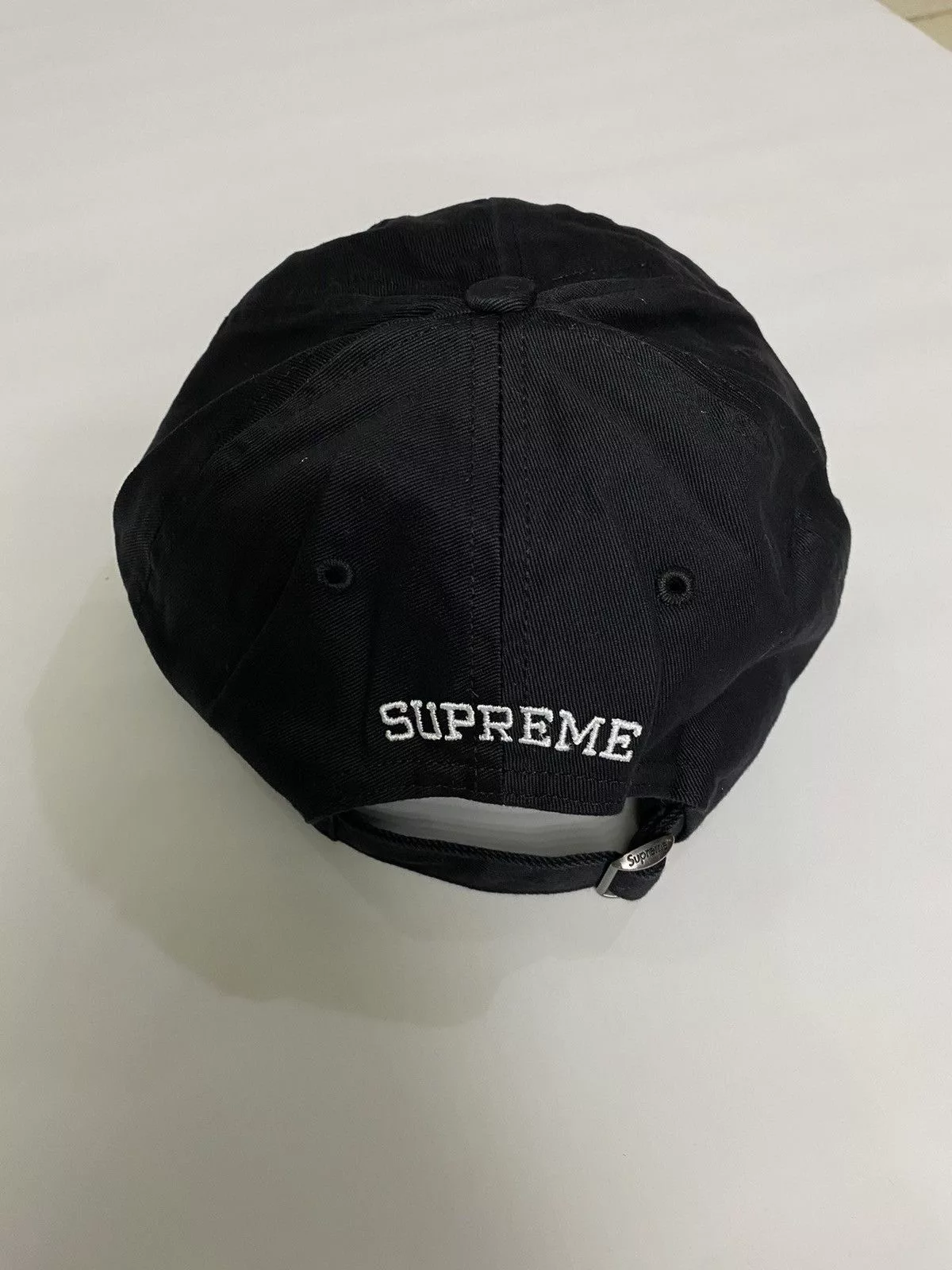 Supreme Hats SUPREME 6 PANEL HAT. White