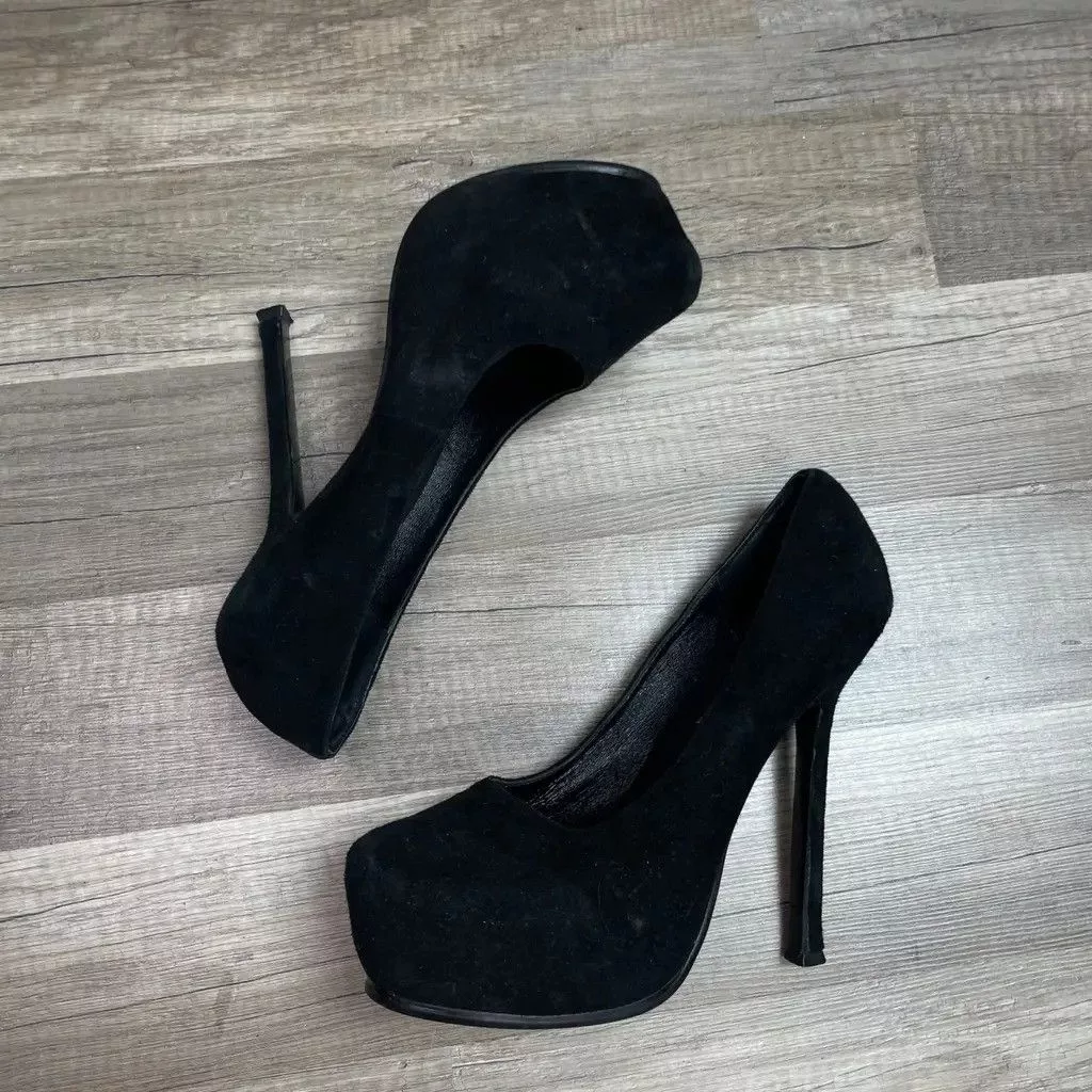 Yves Saint Laurent heels Size: 38 Black