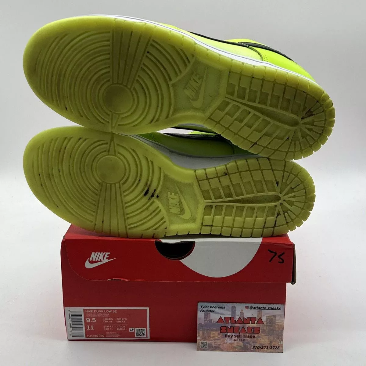 Nike Low Top Sneakers Nike dunk low volt Yellow