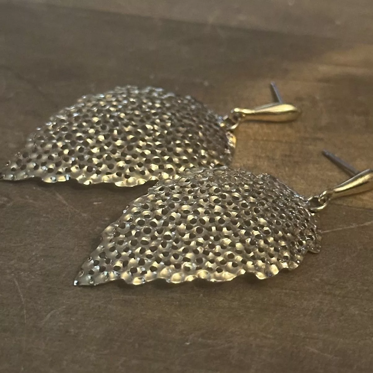 Other Earrings Other Gold filigree curved leaf dangle earrings