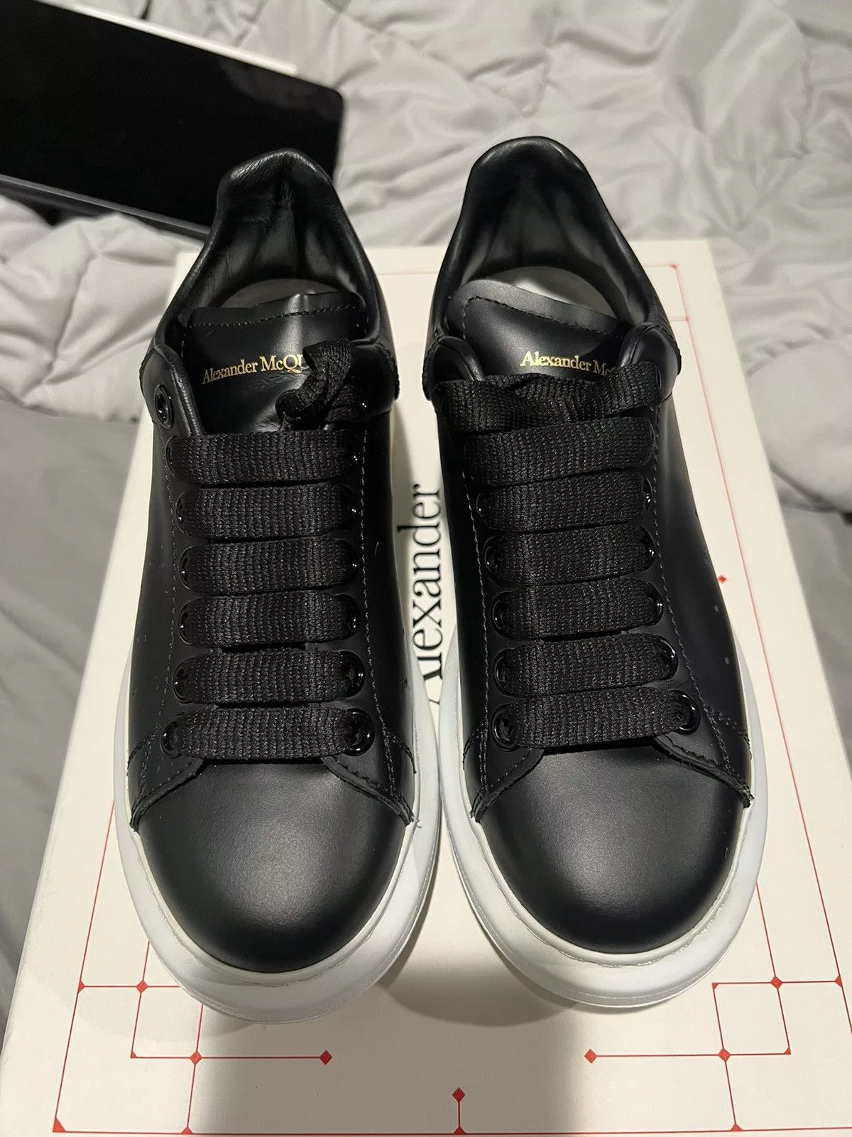 Alexander McQueen Low Top Sneakers Oversized Alexander McQueen sneakers Black