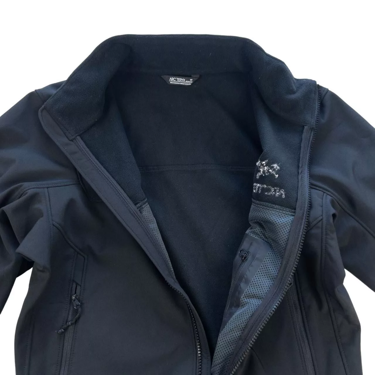 Arc'teryx Light Jackets Arc'teryx Vintage Arcteryx Softshell Jacket Size S Black
