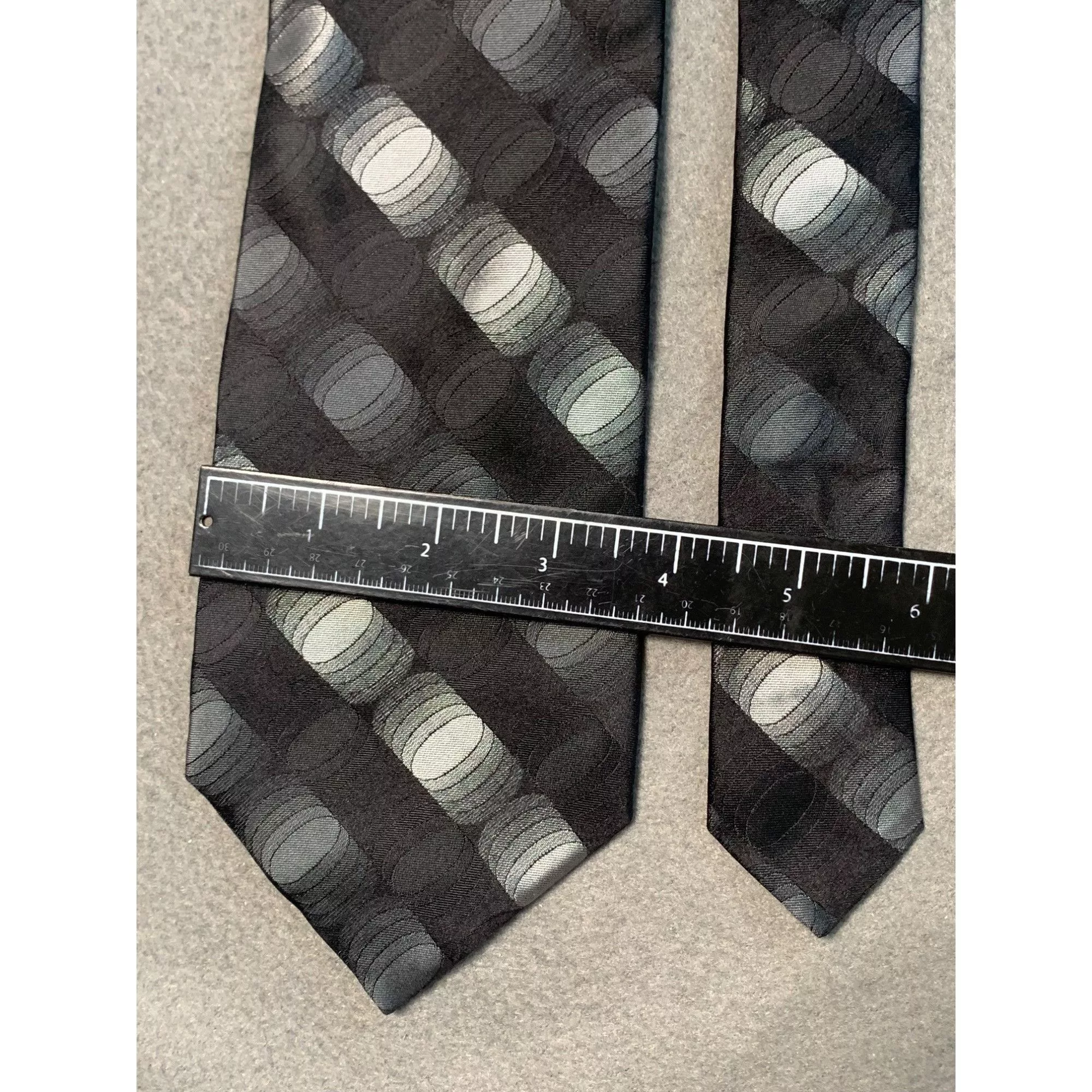 Murano Ties Pocketsquares Murano Extra Long Tie Silk Black Gray Circle Pattern Made in