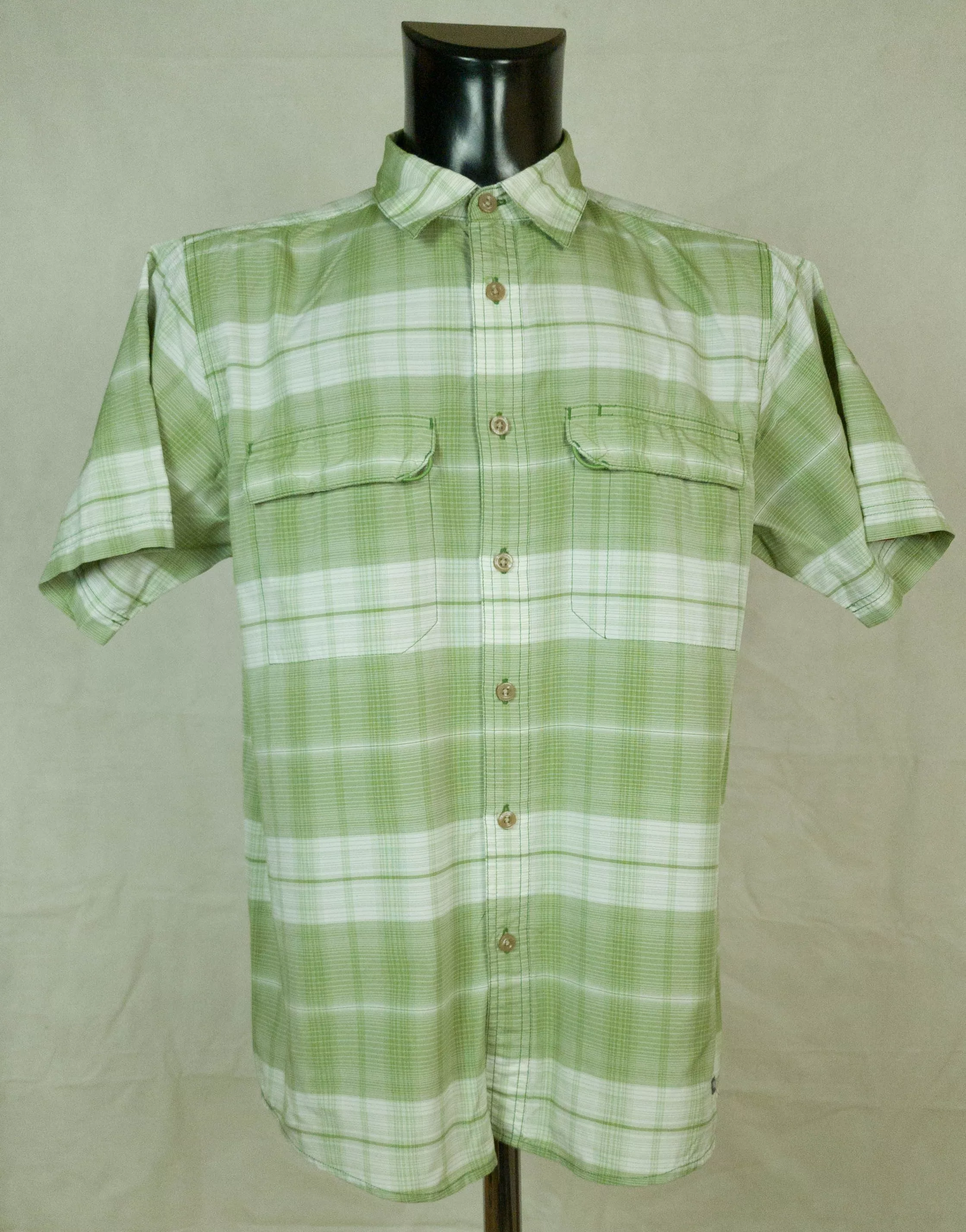 The North Face Shirts Button Ups THE NORTH FACE SHIRT SHORT SLEEVE NYLON SIZE M Green