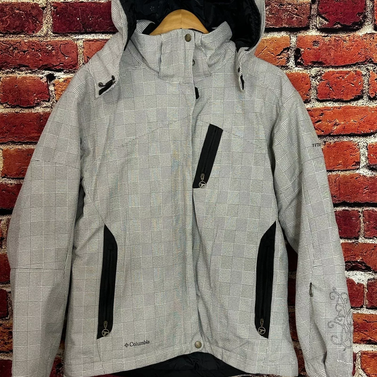 Columbia Jackets COLUMBIA TITANIUM OMNI TECH WATERPROOF SHELL JACKET Gray