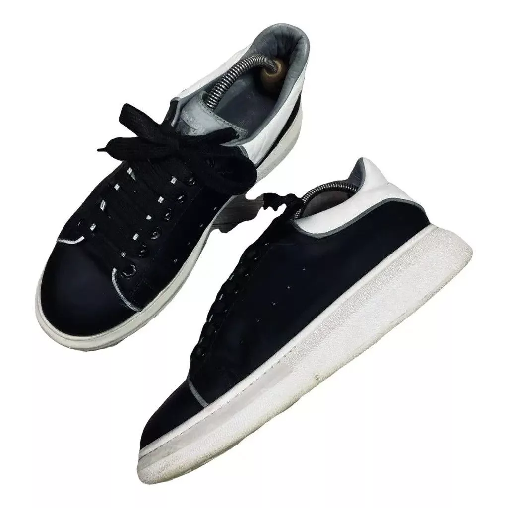 Alexander McQueen Low Top Sneakers Alexander Mcqueen Low Sneakers shoes Size: 42 Black