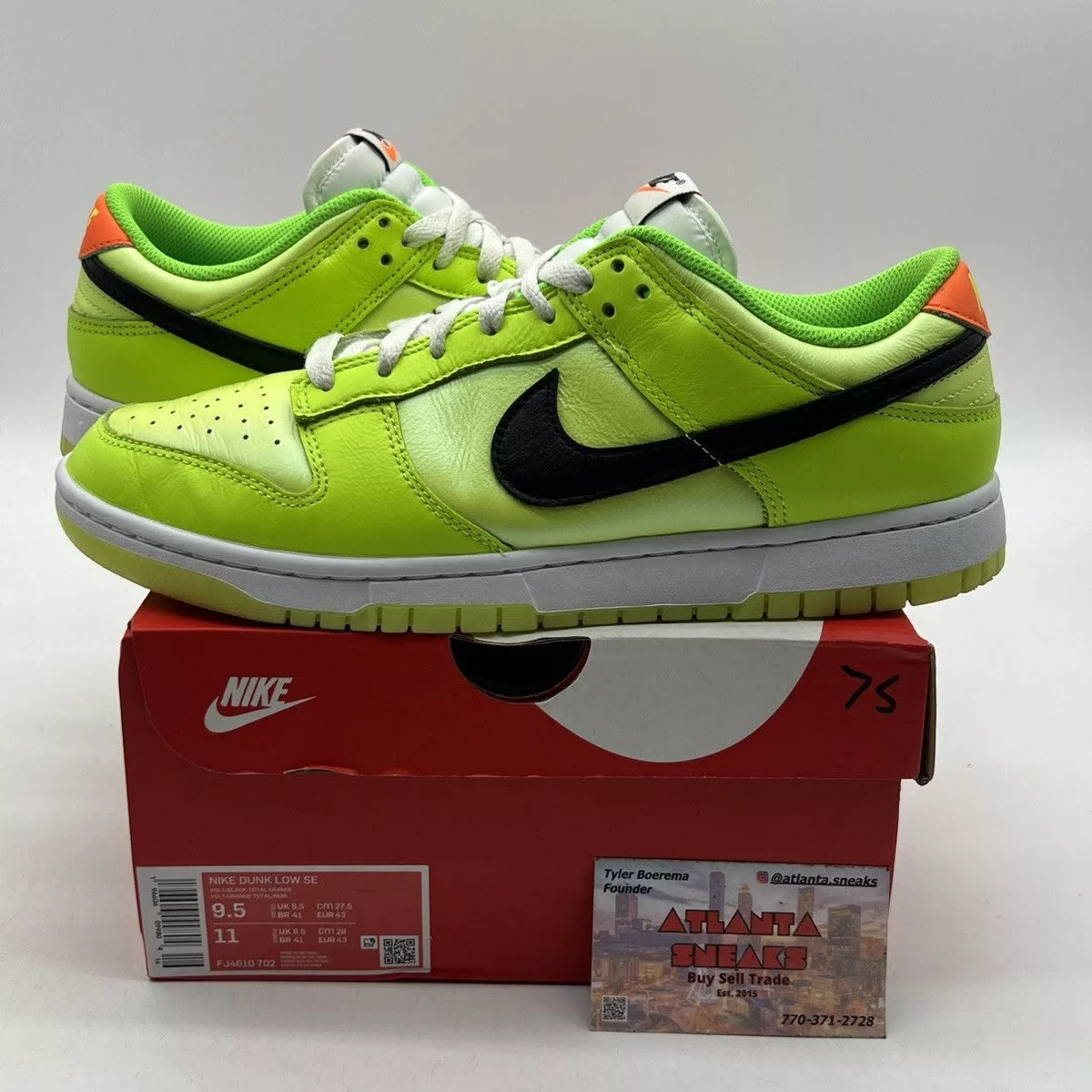 Nike Low Top Sneakers Nike dunk low volt Yellow