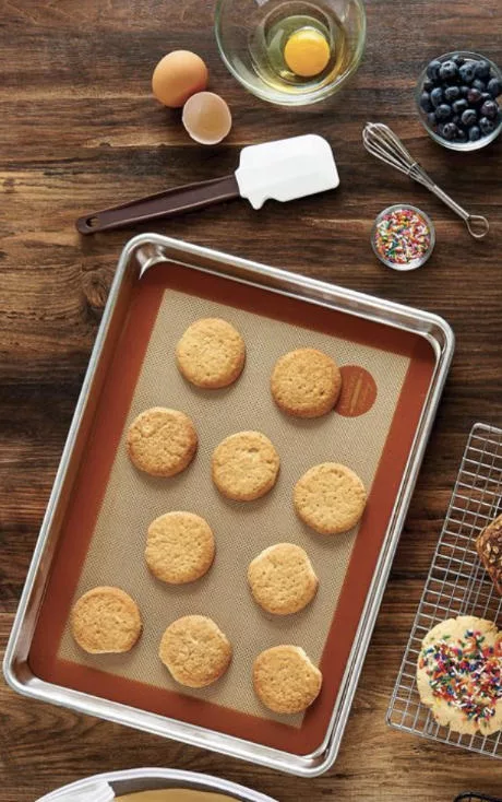 11 x 16.5" Silicone Baking Mat W/ Pan