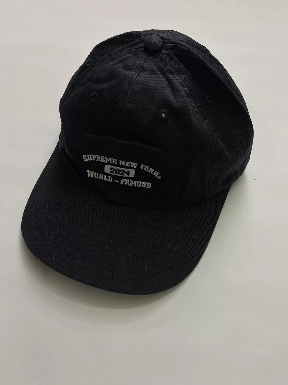 Supreme Hats SUPREME 6 PANEL HAT. White