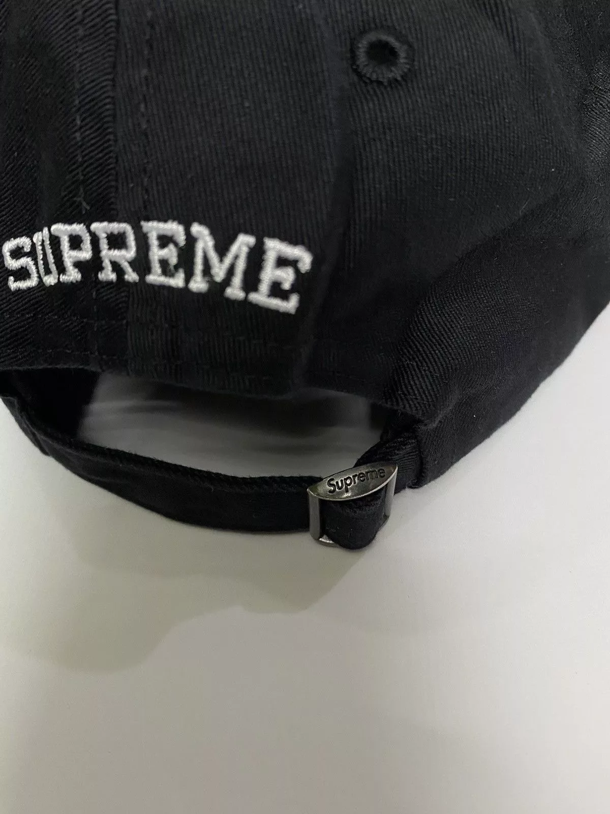 Supreme Hats SUPREME 6 PANEL HAT. White
