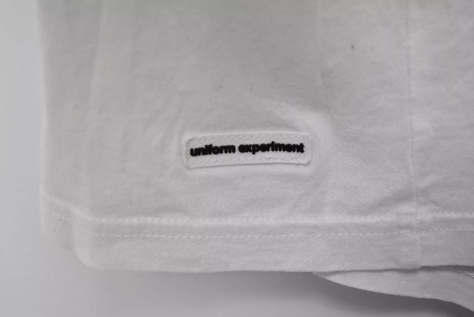 uniform experiment Short Sleeve T Shirts Uniform Experiment/logo graphic t-shirt/24201 - 0543 50 White