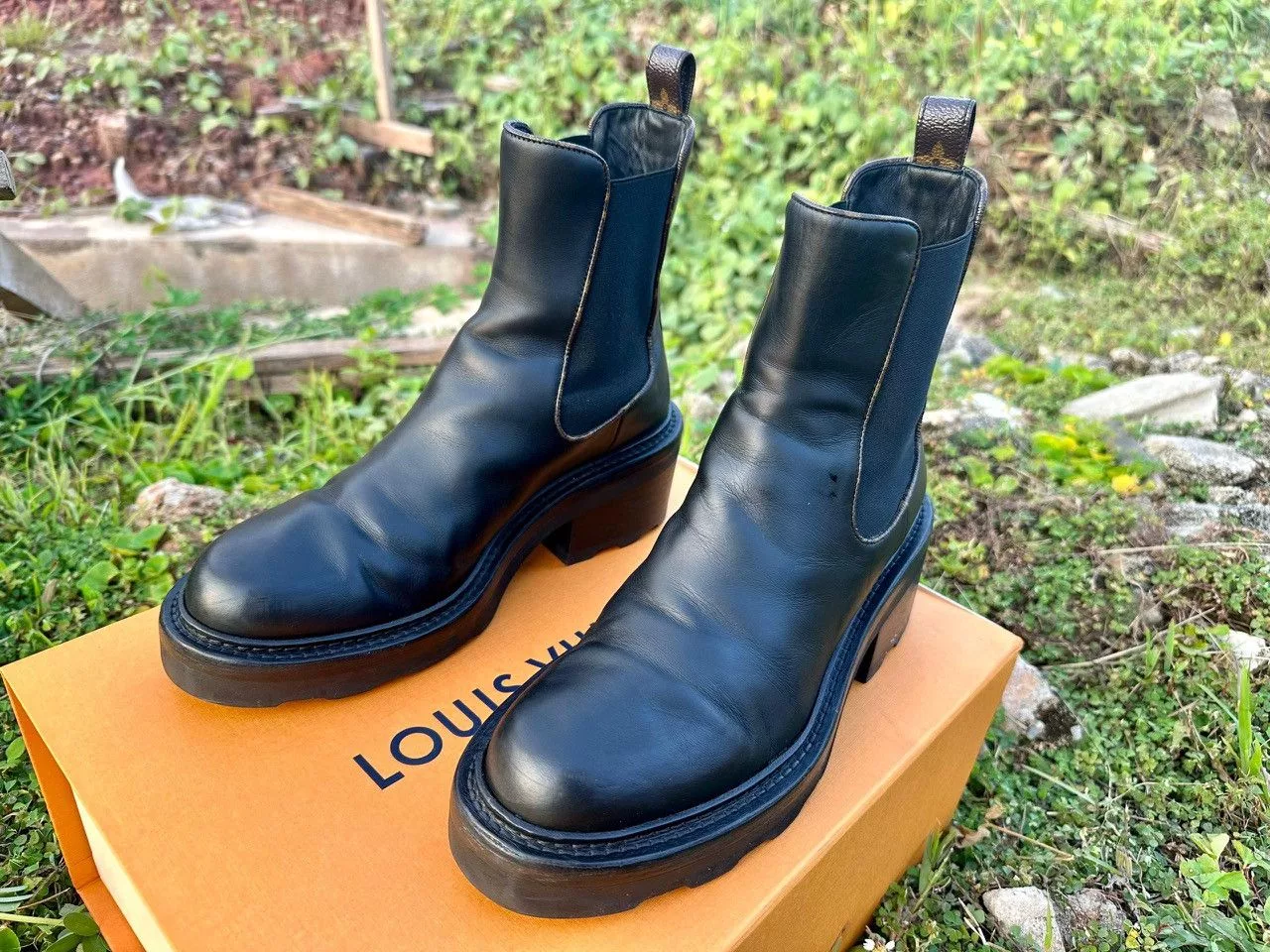 Louis Vuitton Boots Authentic Louis Vuitton Beauborg Ankle Boots Size 39 Black