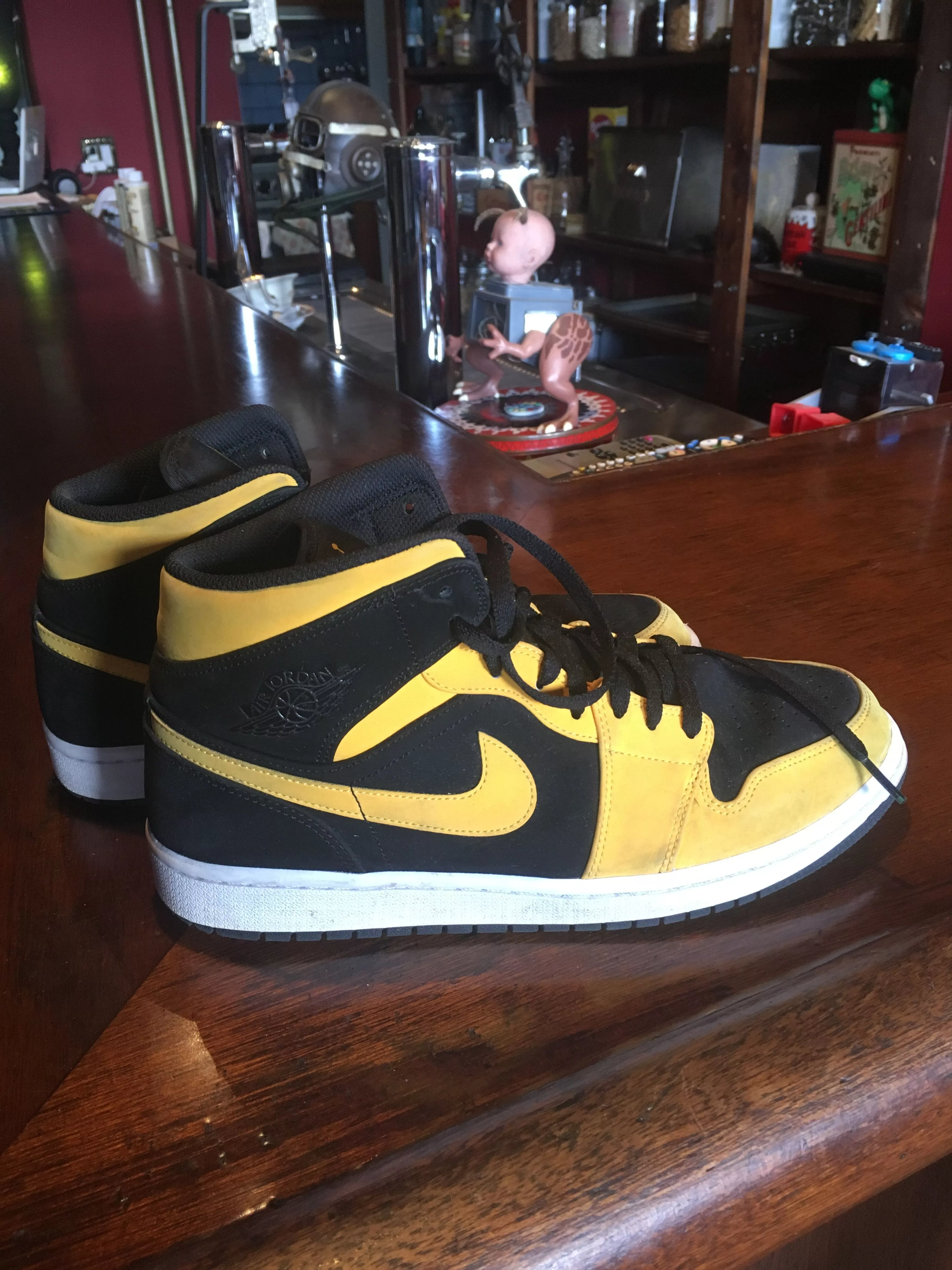 Nike Hi Top Sneakers Nike Air Jordan 1 Retro Mid Multi