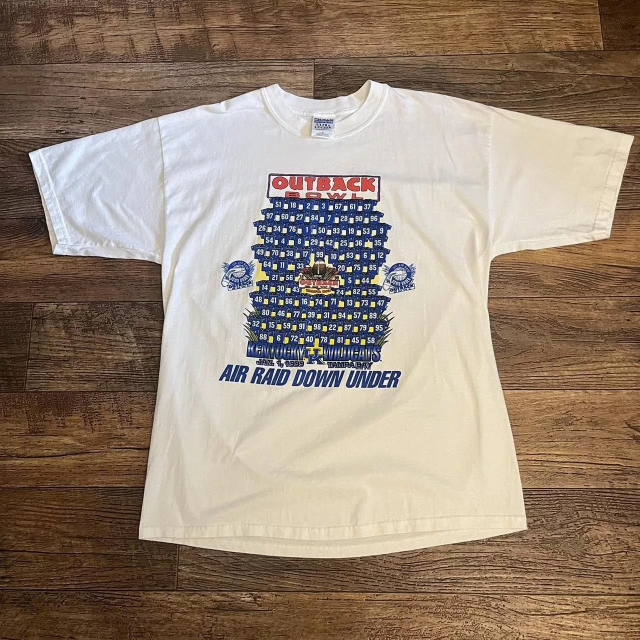 Gildan Short Sleeve T Shirts Gildan Vintage 1999 Kentucky Wildcats Outback Bowl T-Shirt White
