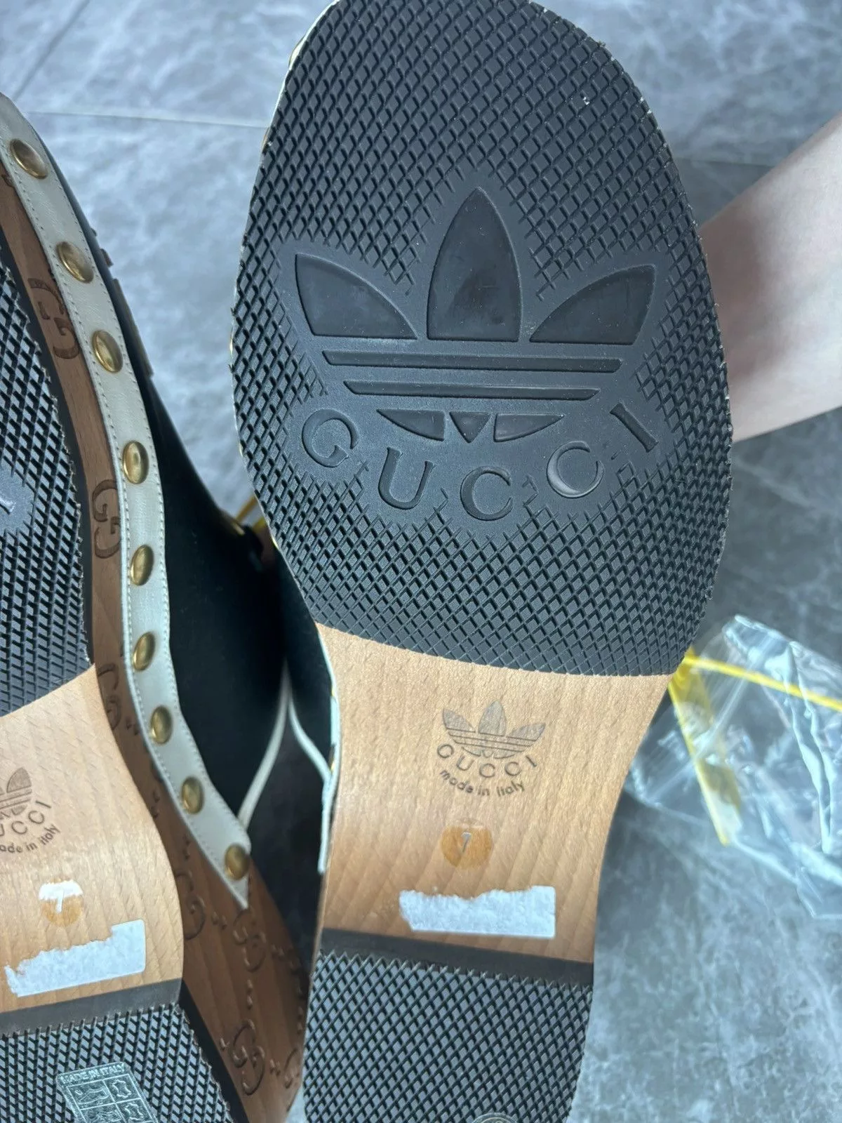 Gucci Slip Ons Gucci clog Black