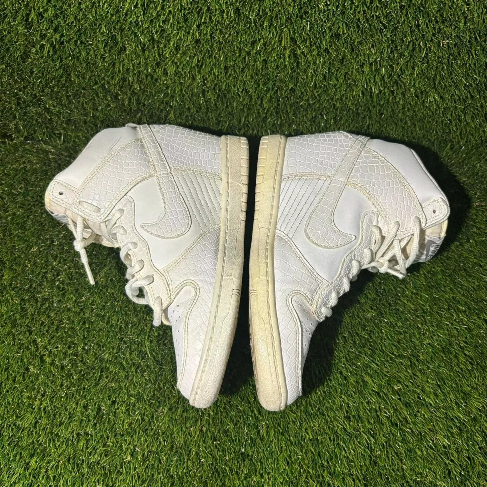 Nike Low Top Sneakers Size 7 - Nike Dunk High White