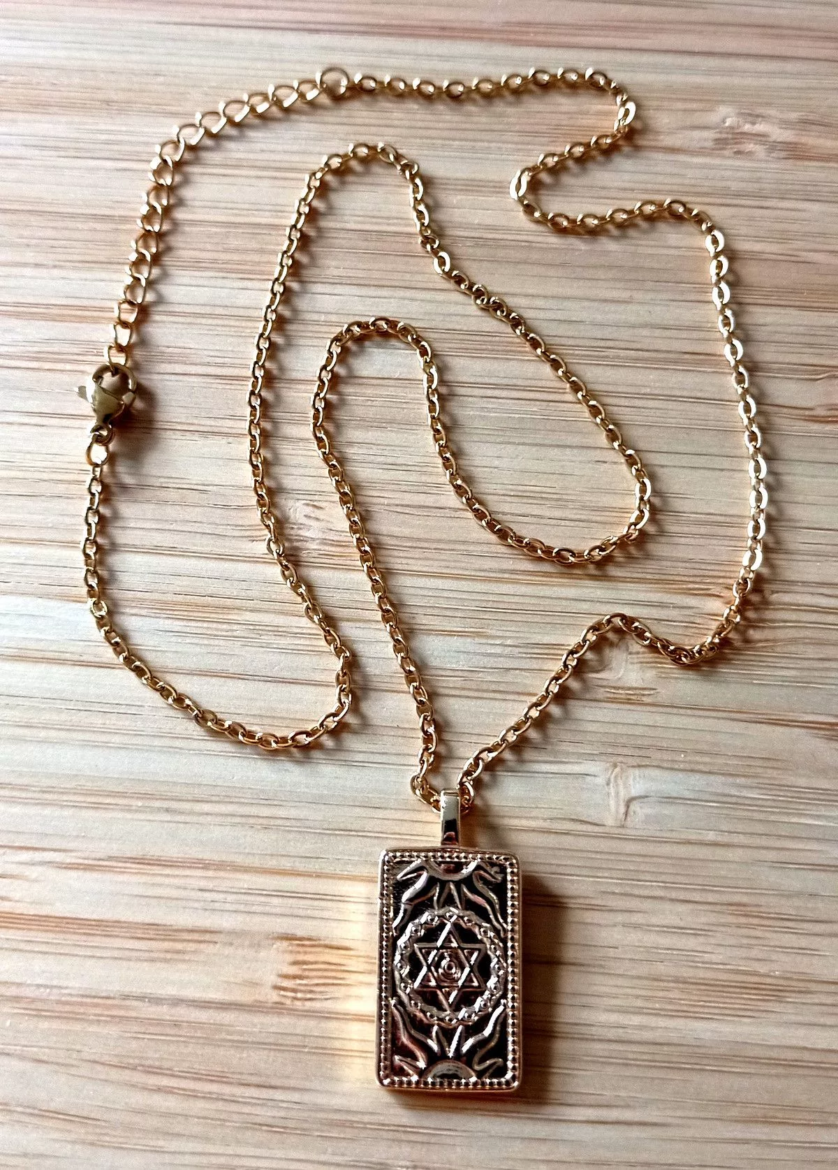 Designer Jewelry Watches Designer × Vintage Vintage Engraved Tarot Card Crystal 14K Gold Necklace Unique