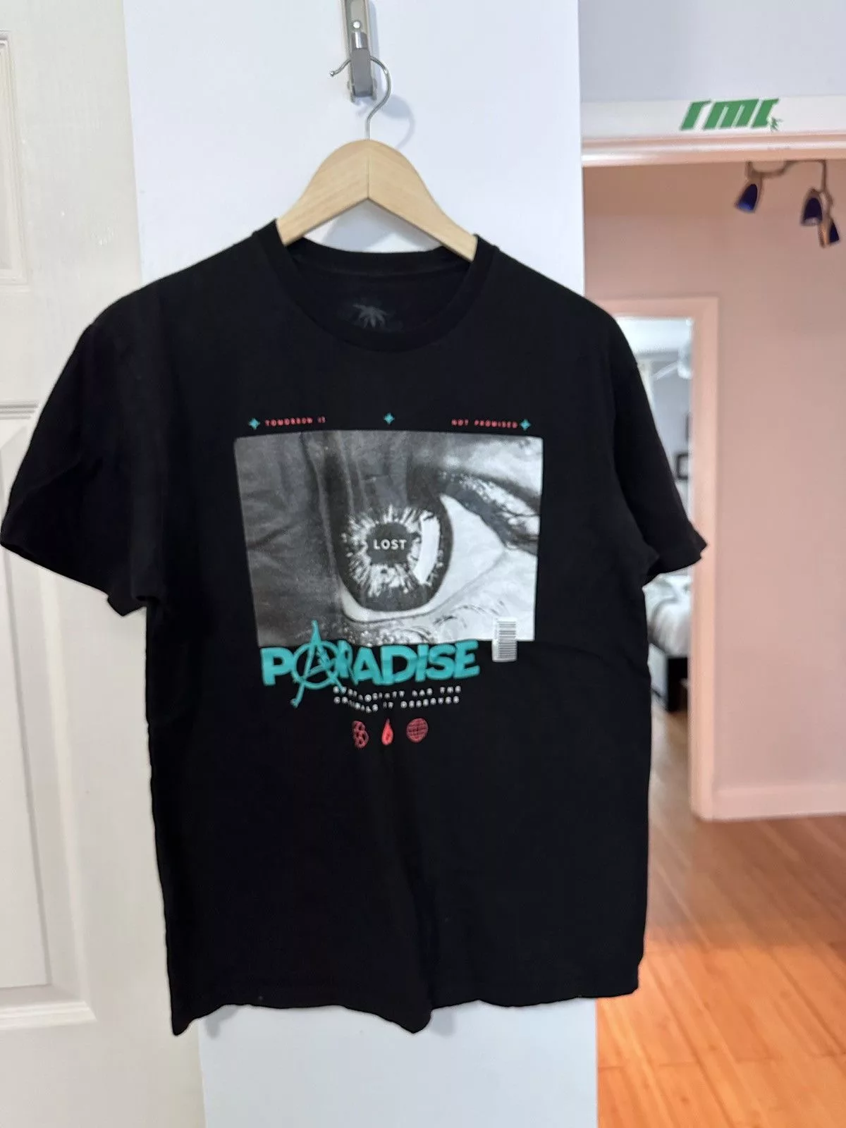 Paradise Short Sleeve T Shirts Paradise Graphic tee Black