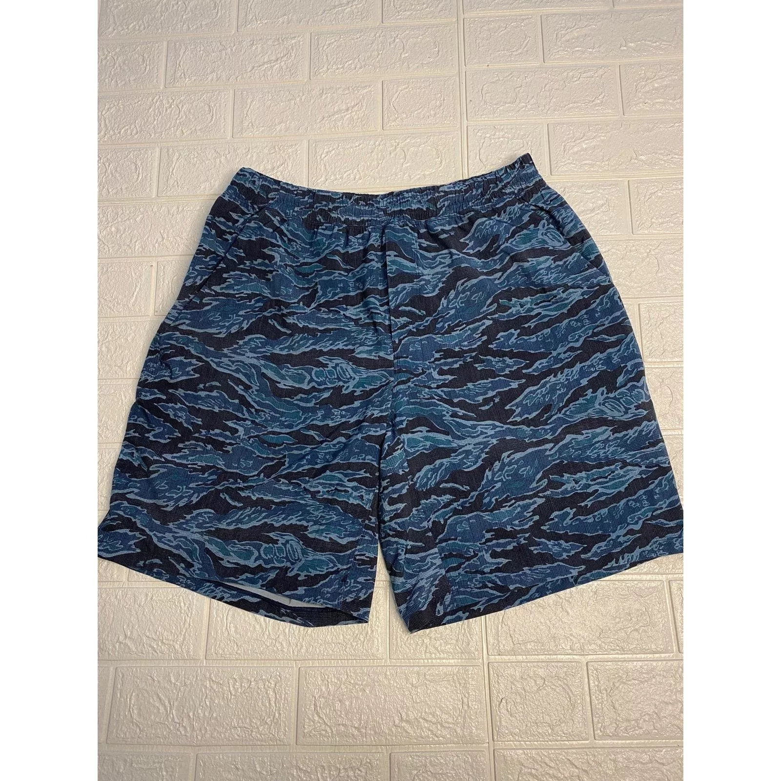 mens lululemon shorts Blue
