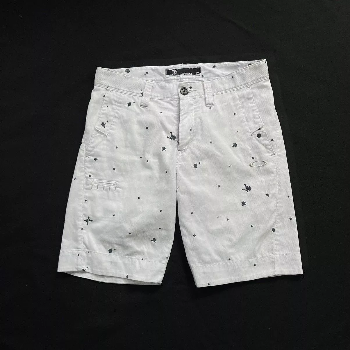 Oakley Shorts Rare! Oakley Hydrolix Embroidery Pattern Skulls Short Pant White