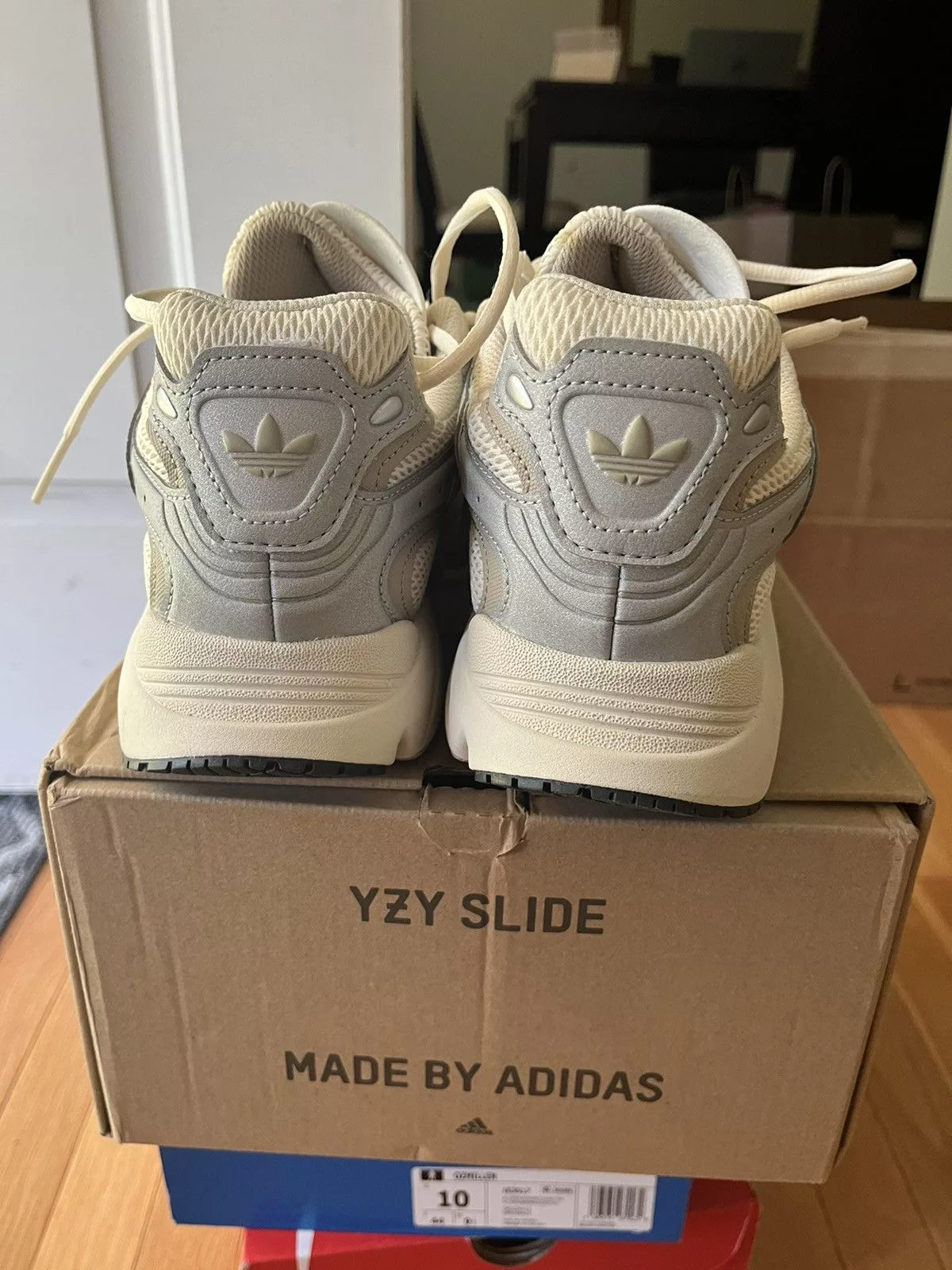 Adidas Low Top Sneakers Adidas Ozmillen Silver