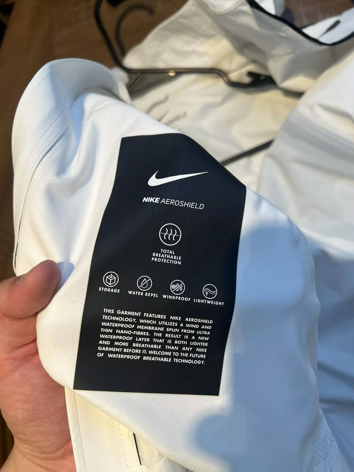 Nike Raincoats Nike Aeroshield Run Jacket With Hood Size Medium White