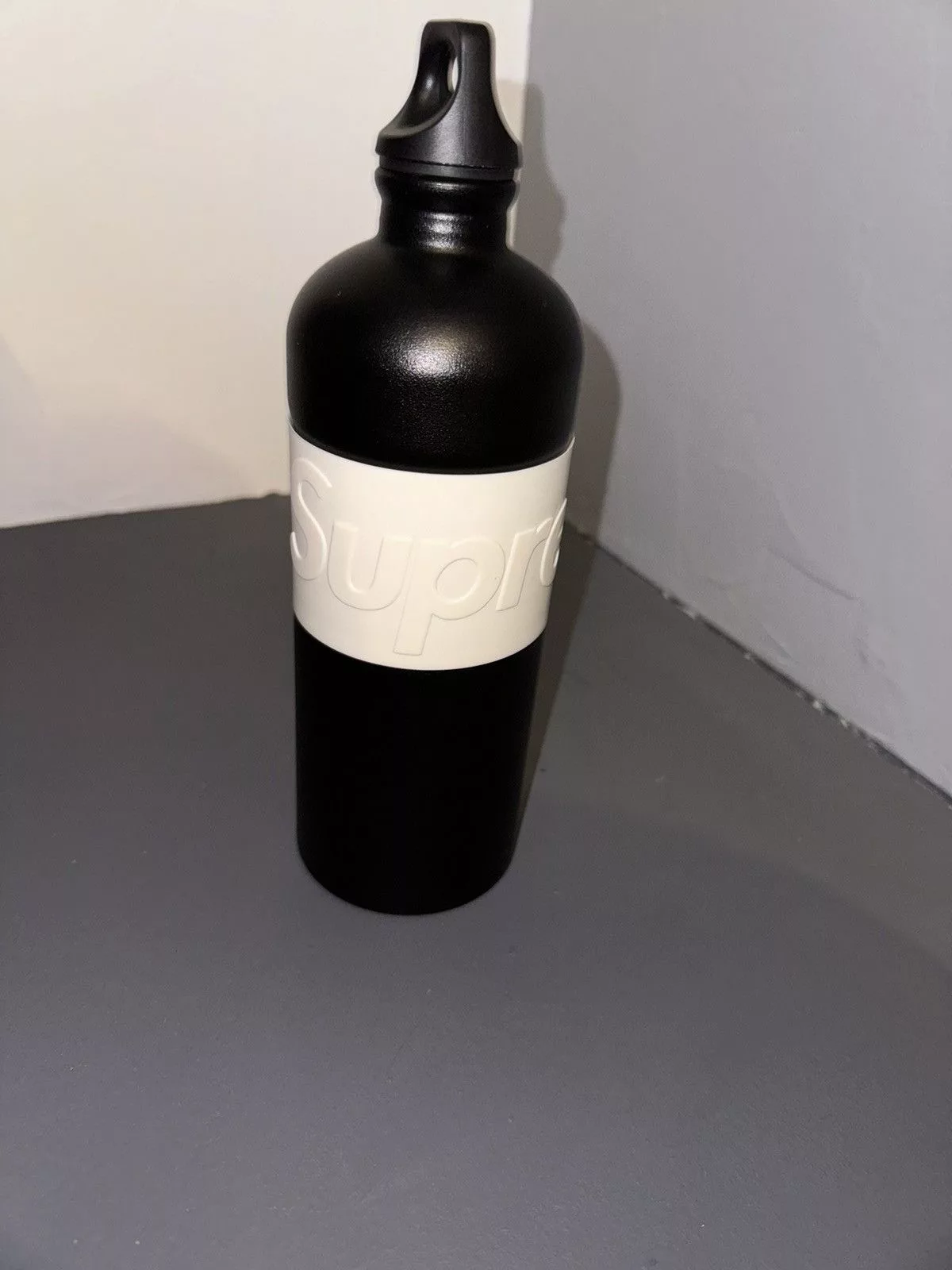 Supreme Supreme Supreme x Sigg SS18 black bottle