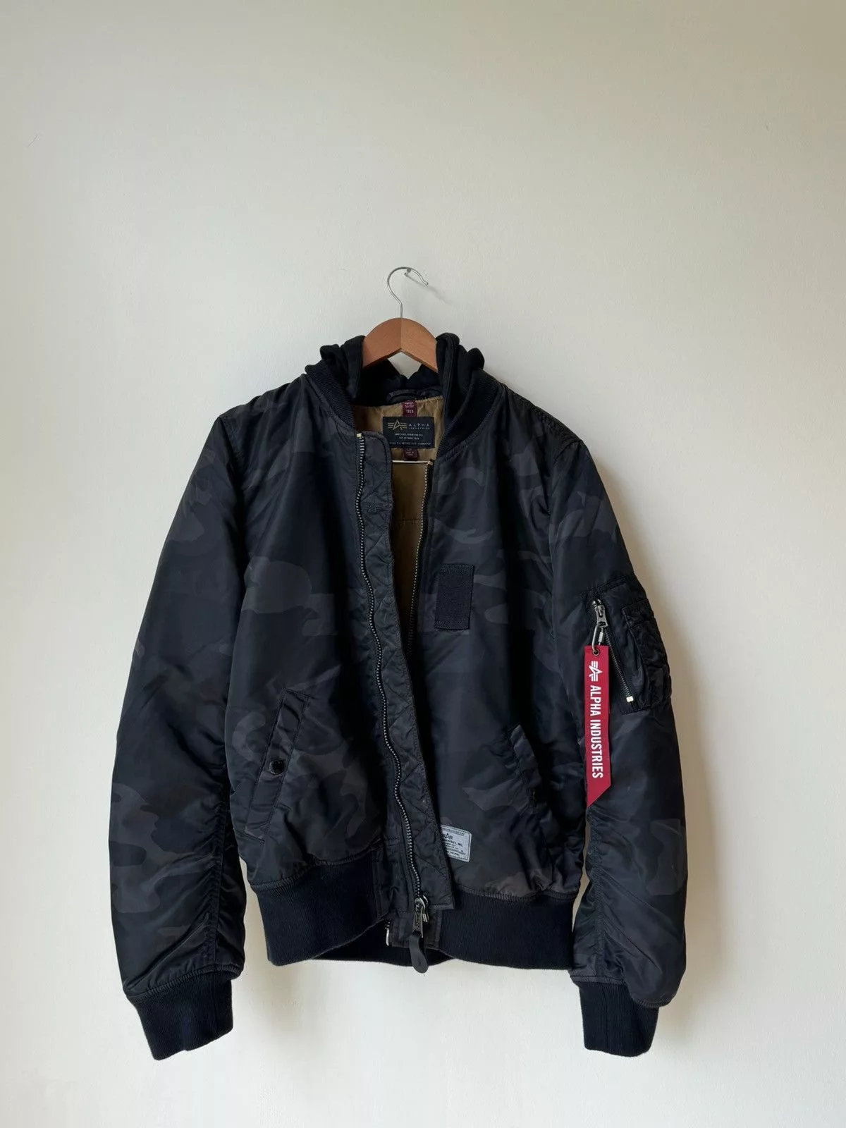 Alpha Industries Bombers Alpha Industries MA-1 Hooded bomber jacket Black
