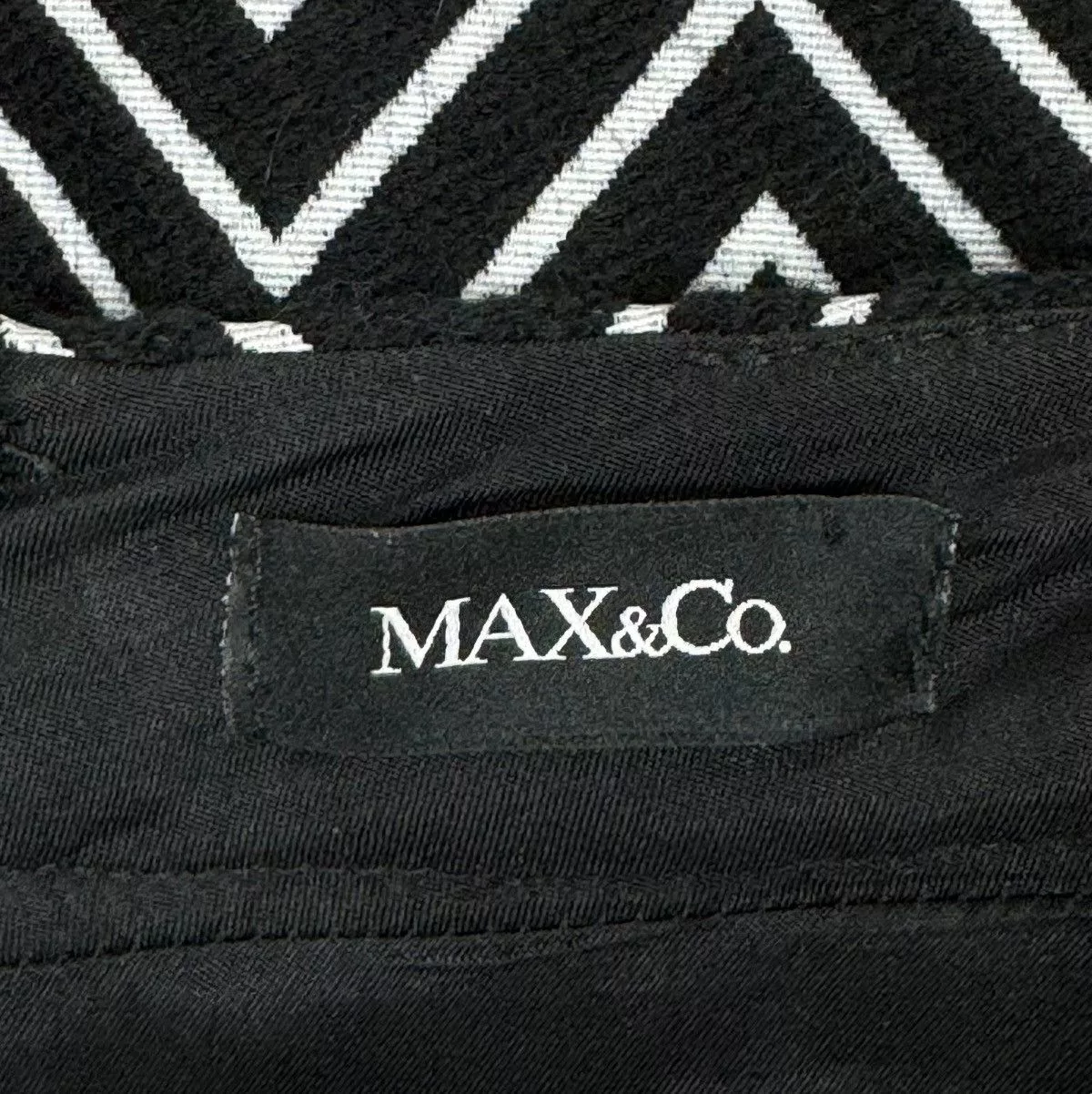 MAX&Co. Midi Skirts MAX&Co. Max&Co Pencil Skirt Zigzag Striped Wool-Polyester size US4 Black