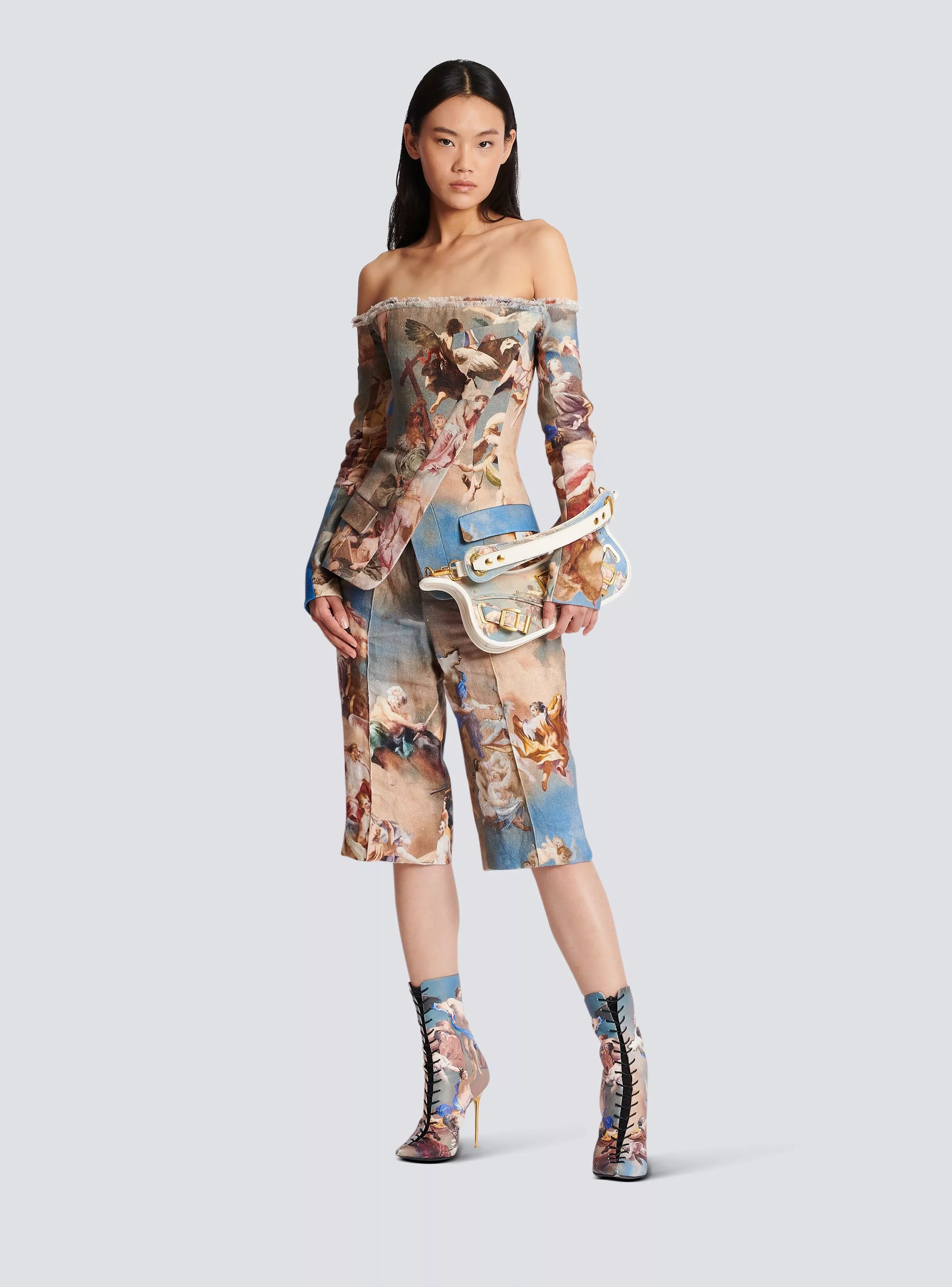 Balmain Shorts Balmain o1s1rm0624 Bermuda Shorts in Multicolor