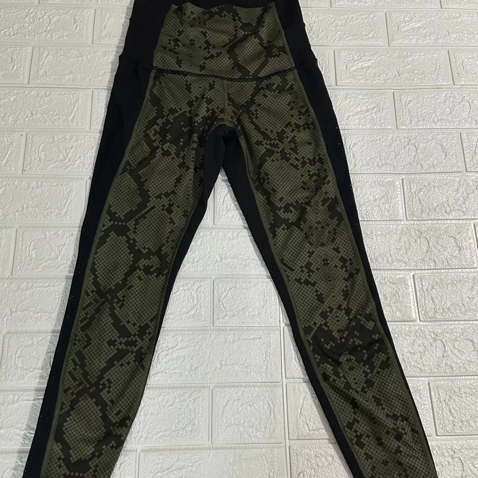 Lululemon Leggings size 4 Green