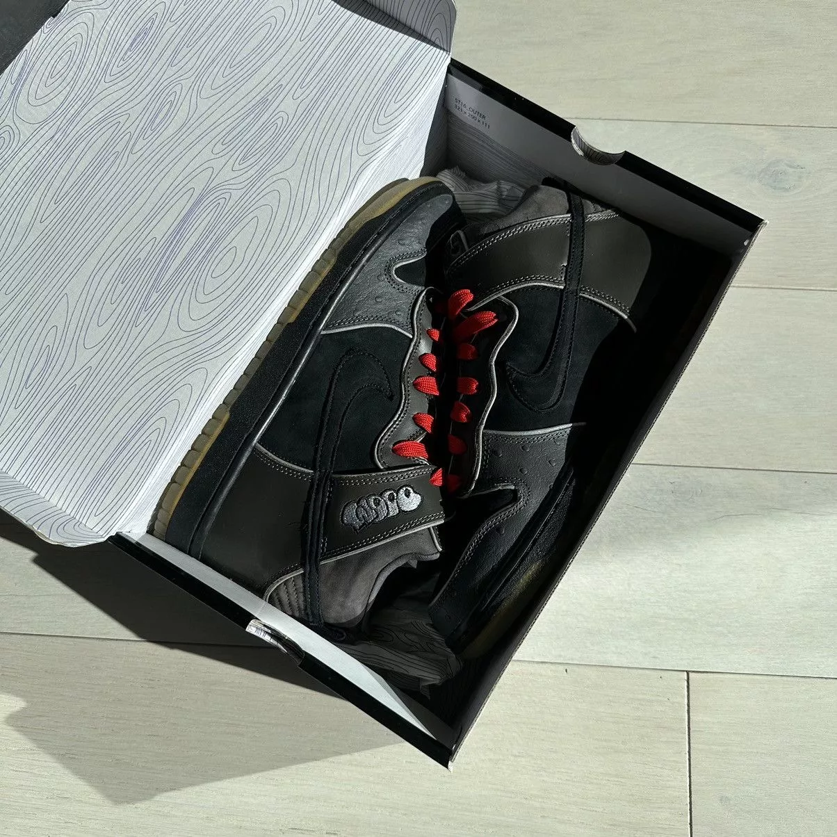 MF Doom Hi Top Sneakers MF Doom × Nike BRAND NEW NIKE SB DUNK HIGH PREMIUM MF DOOM supreme Black Streetwear