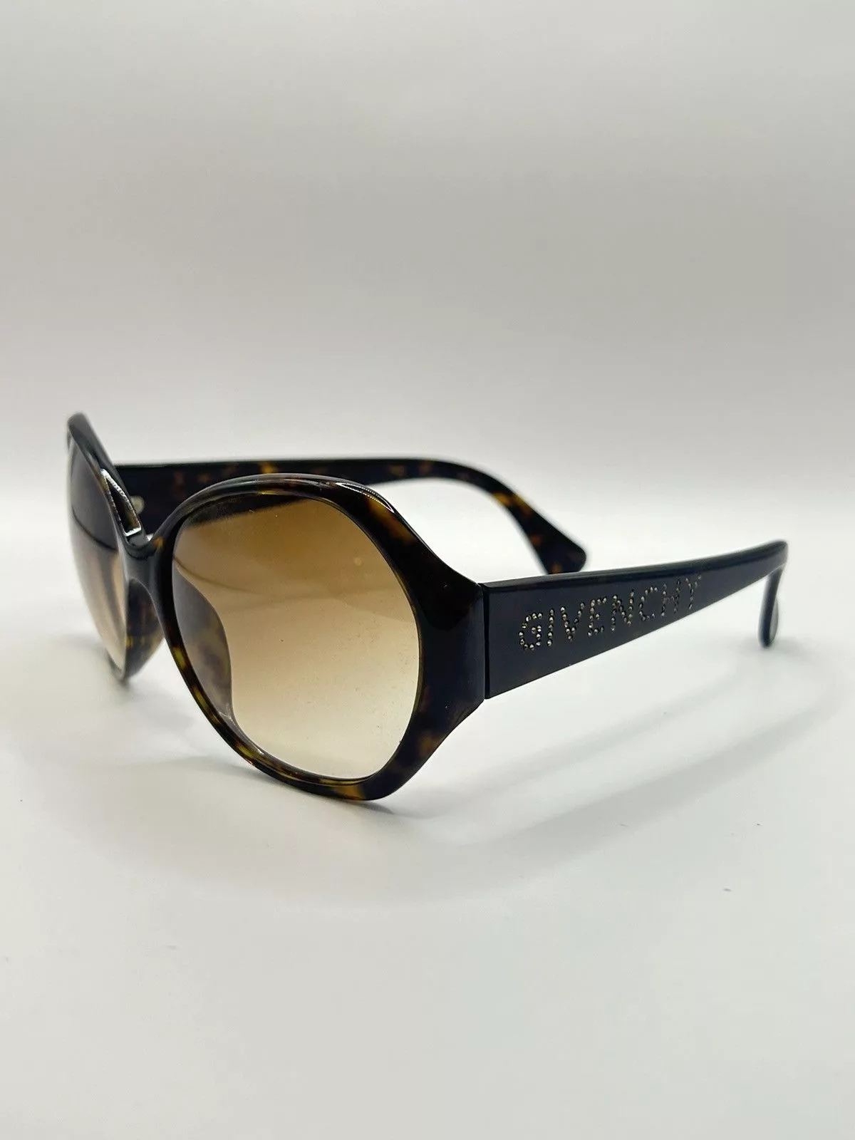 Givenchy Sunglasses SGV616S Black