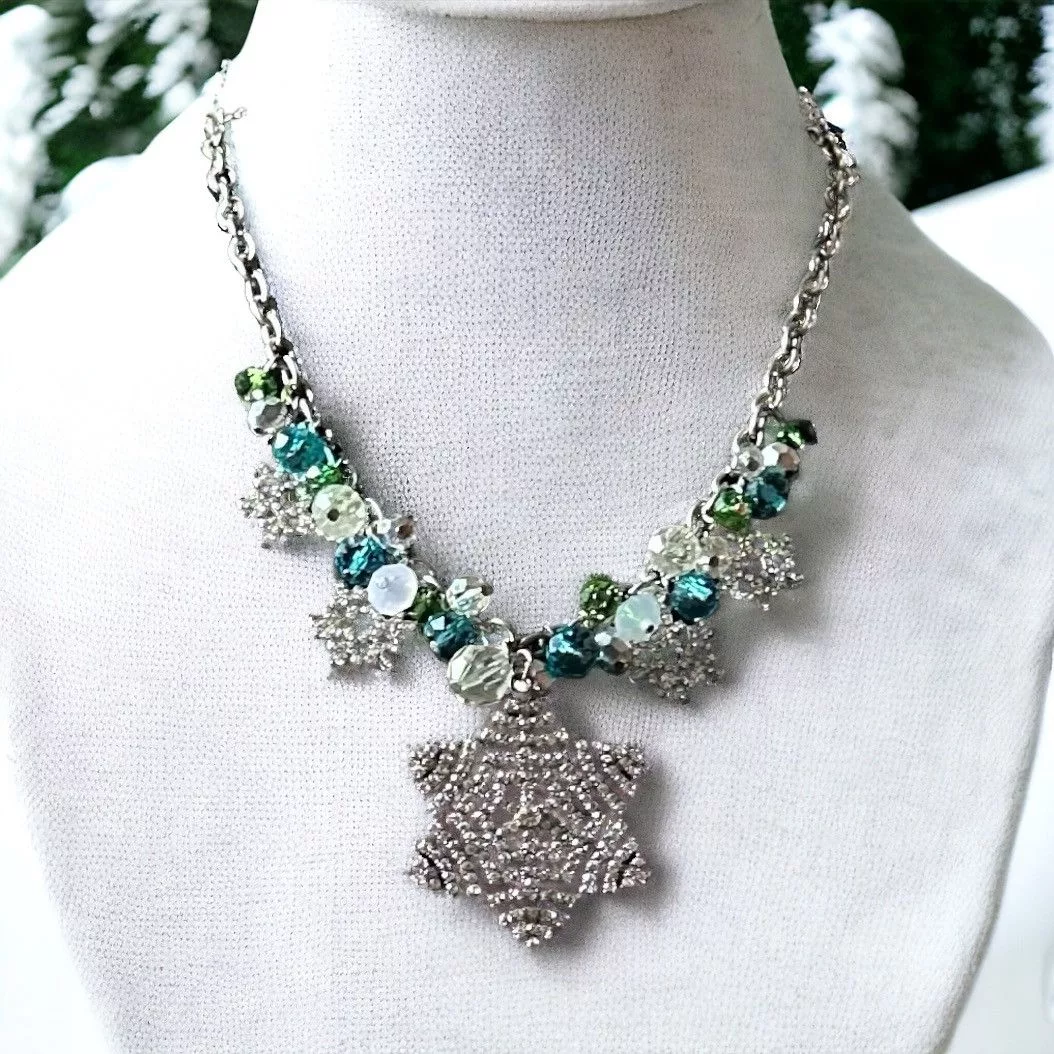 Other Necklaces Other Snowflake charm statement necklace Silver