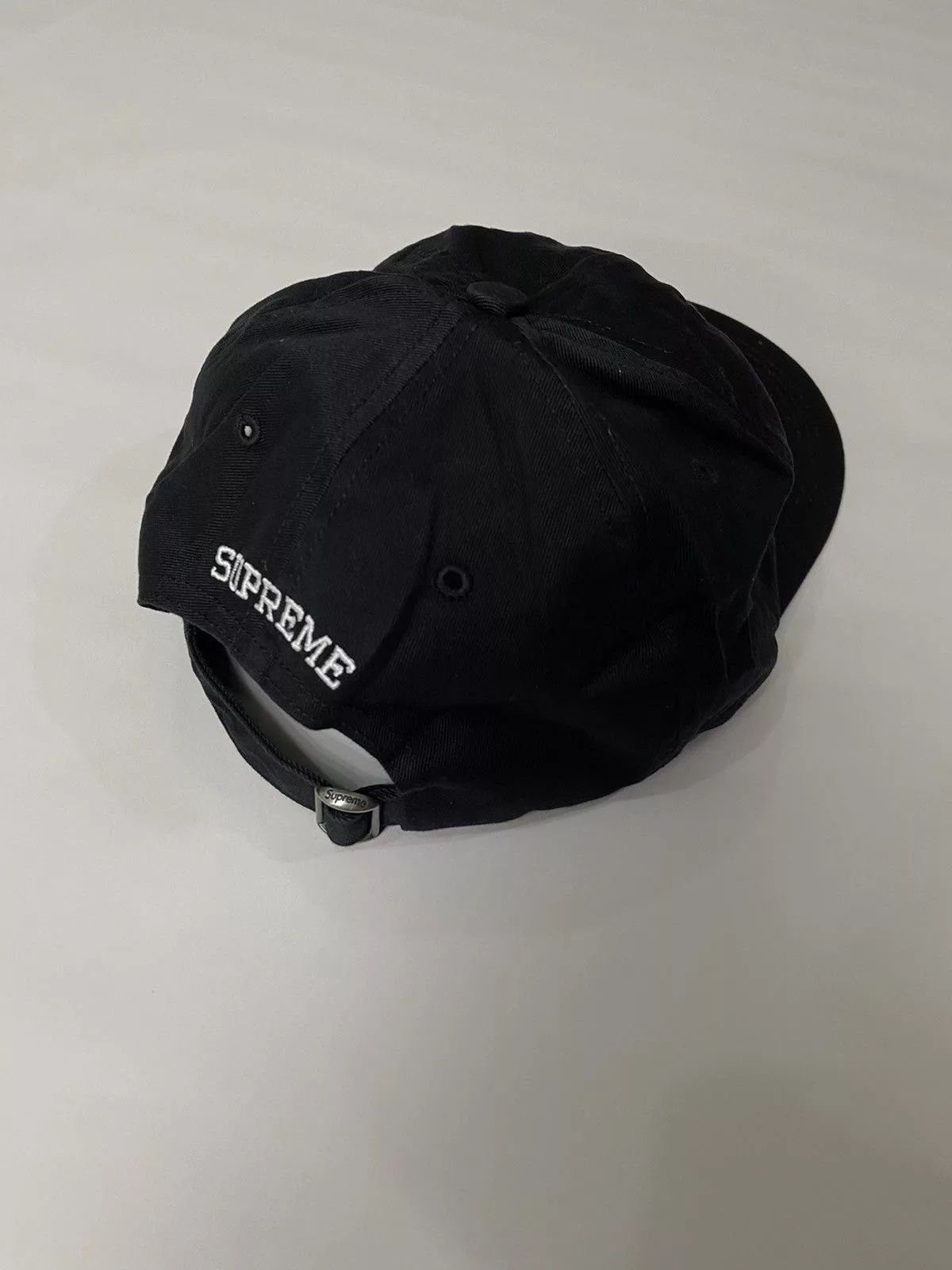 Supreme Hats SUPREME 6 PANEL HAT. White