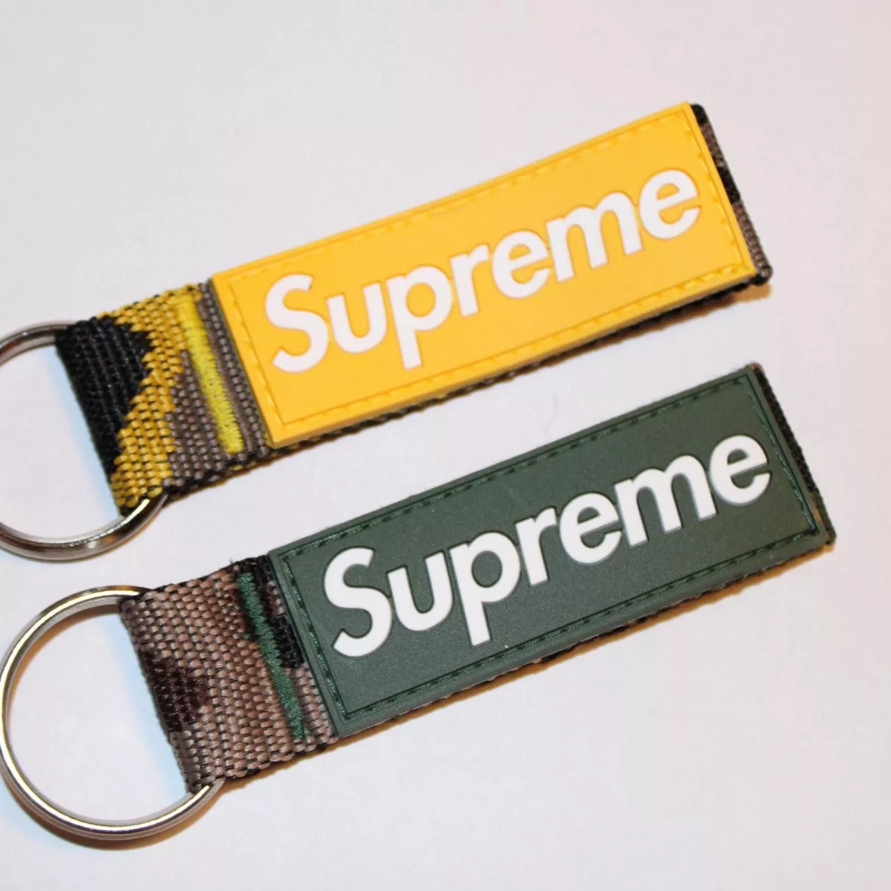 Supreme Supreme Supreme Webbing Keychain Set Yellow